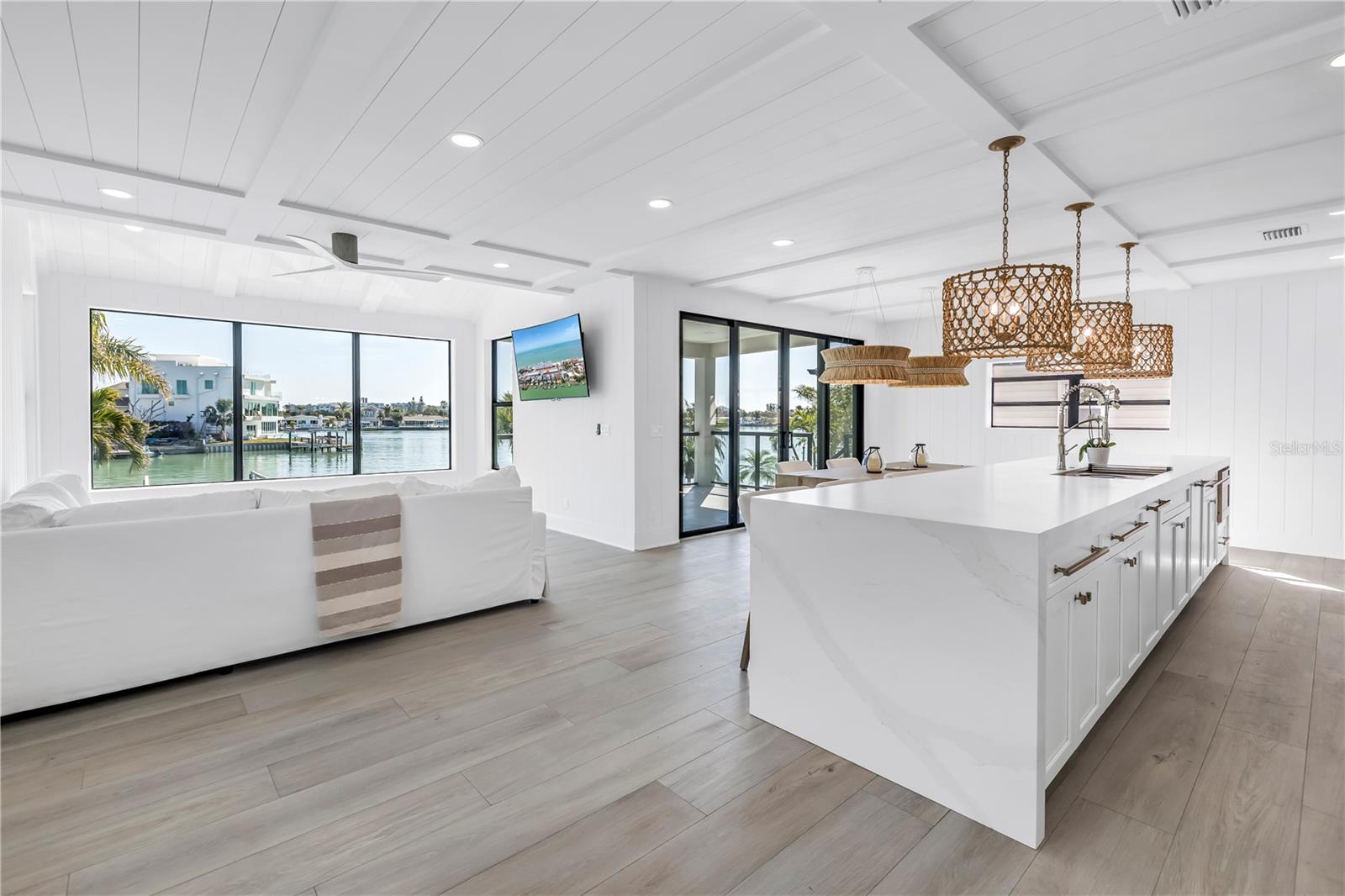 8505 BLIND PASS DR, TREASURE ISLAND, FL, 33706