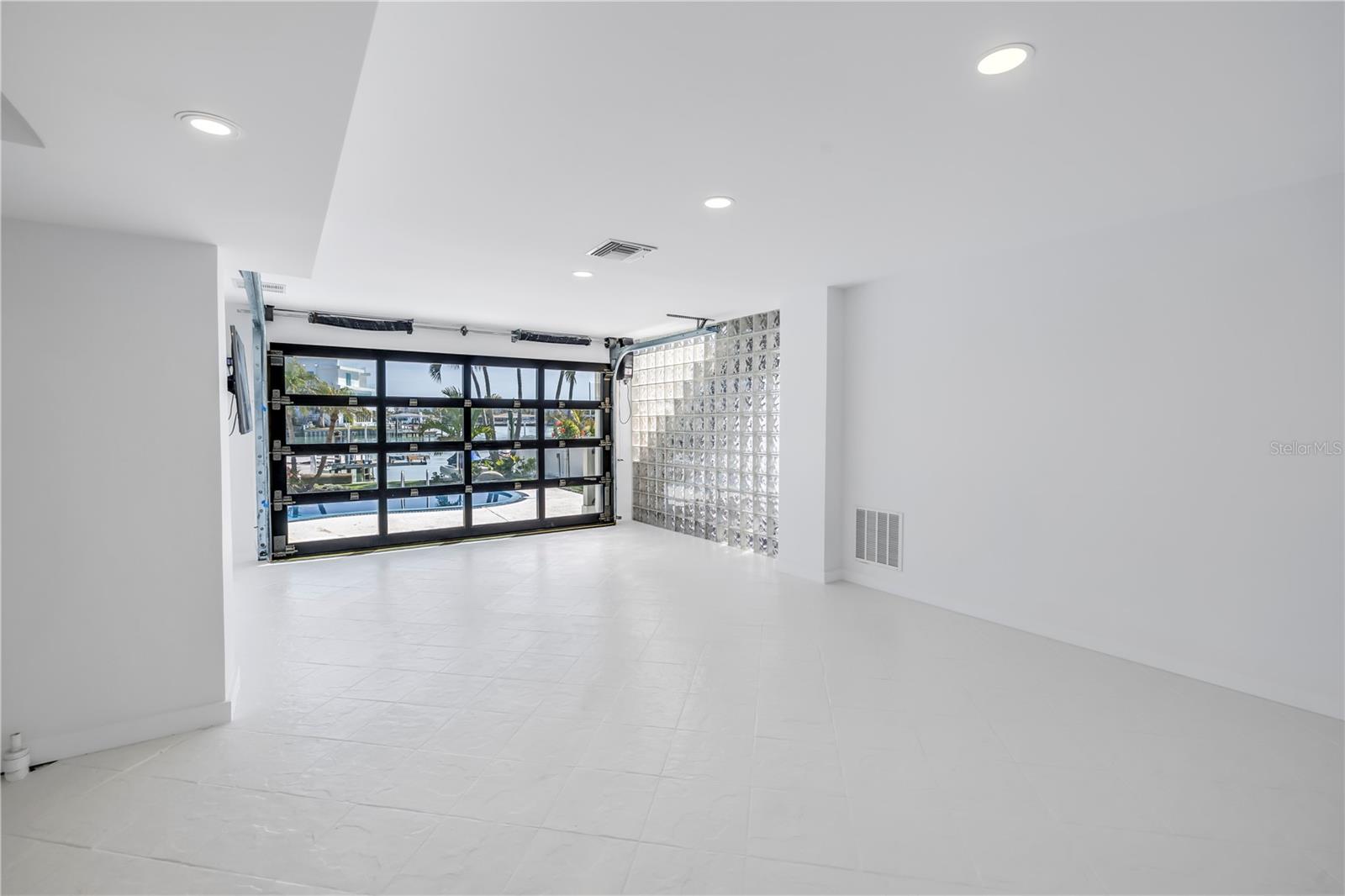 8505 BLIND PASS DR, TREASURE ISLAND, FL, 33706
