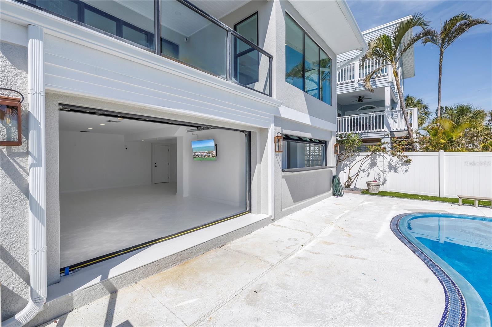 8505 BLIND PASS DR, TREASURE ISLAND, FL, 33706
