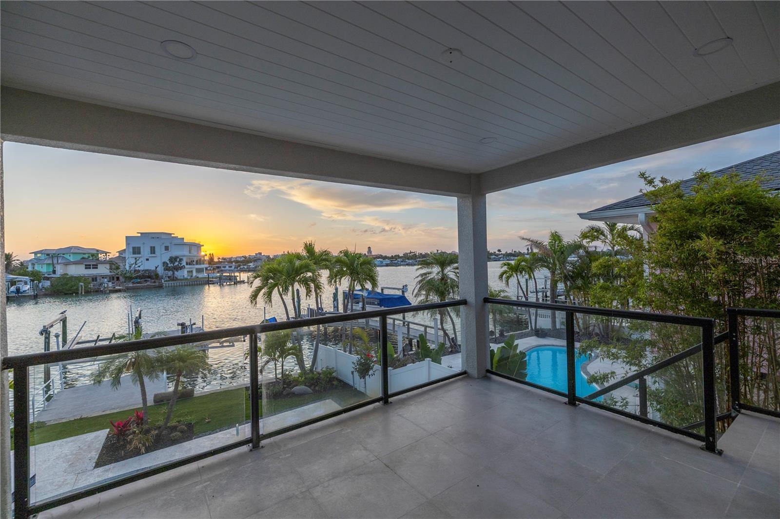 8505 BLIND PASS DR, TREASURE ISLAND, FL, 33706