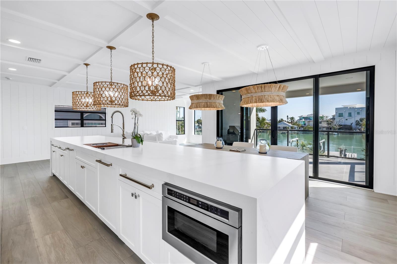 8505 BLIND PASS DR, TREASURE ISLAND, FL, 33706