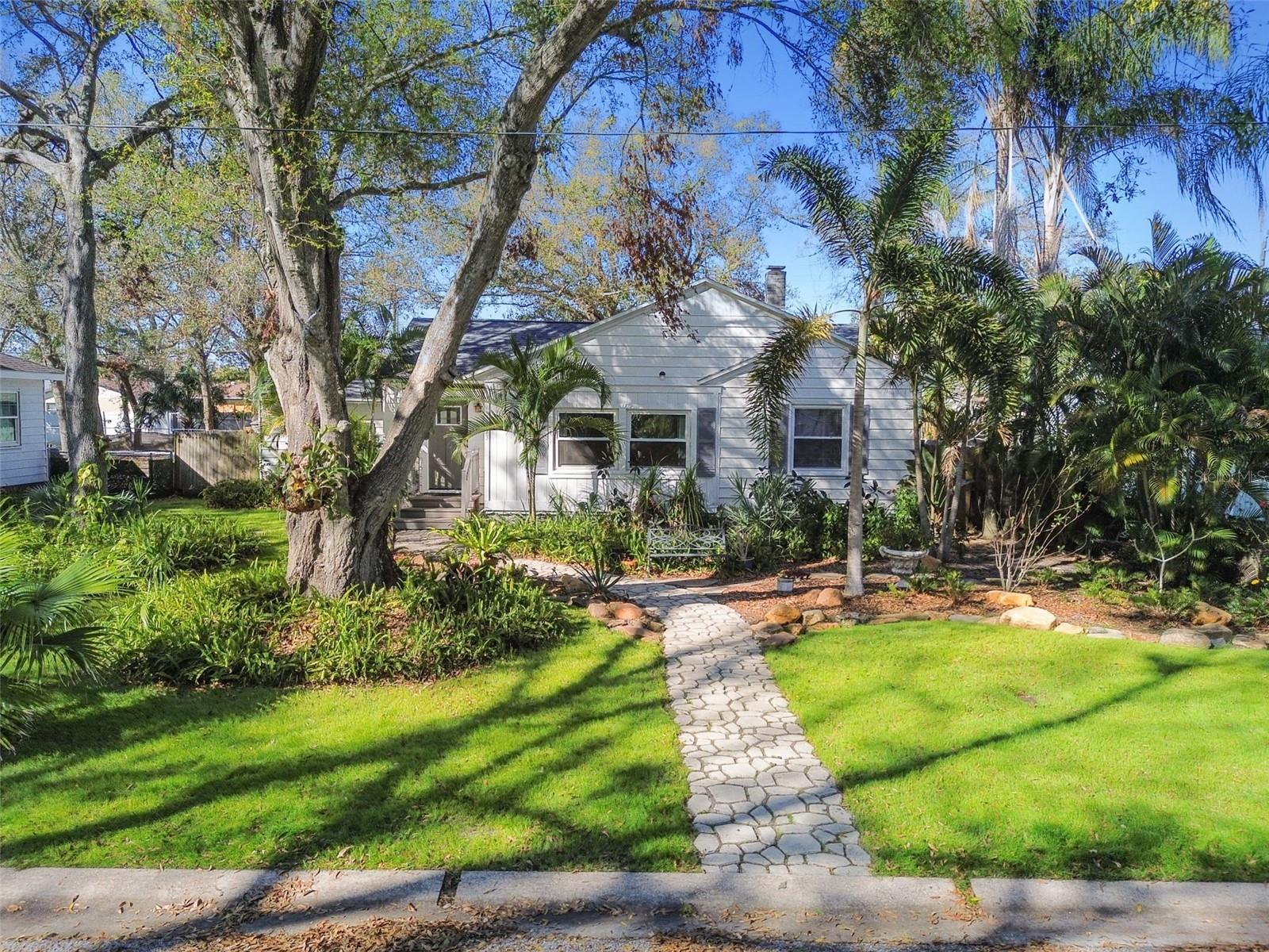 223 33RD AVE N, ST PETERSBURG, FL, 33704