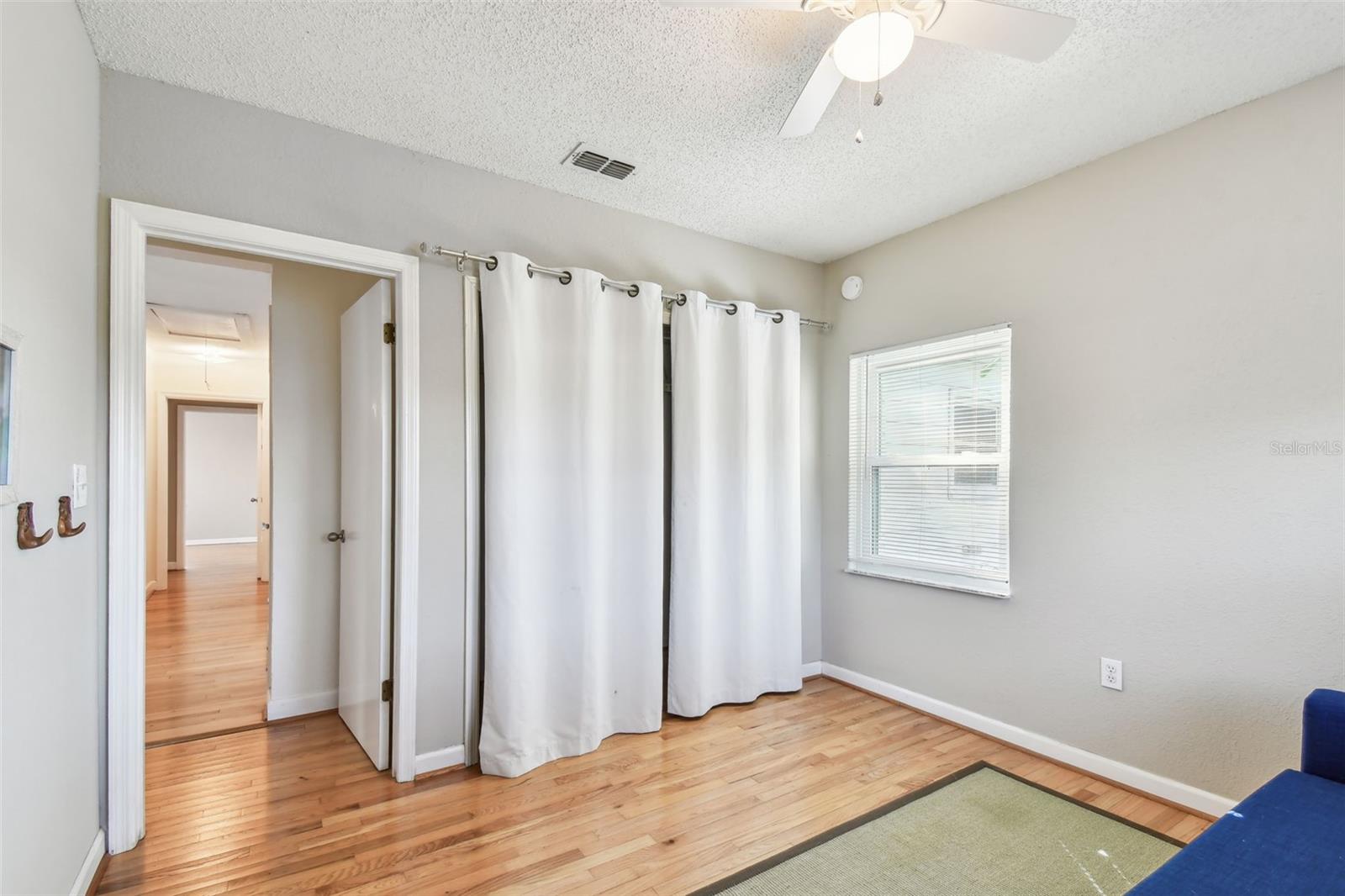 223 33RD AVE N, ST PETERSBURG, FL, 33704