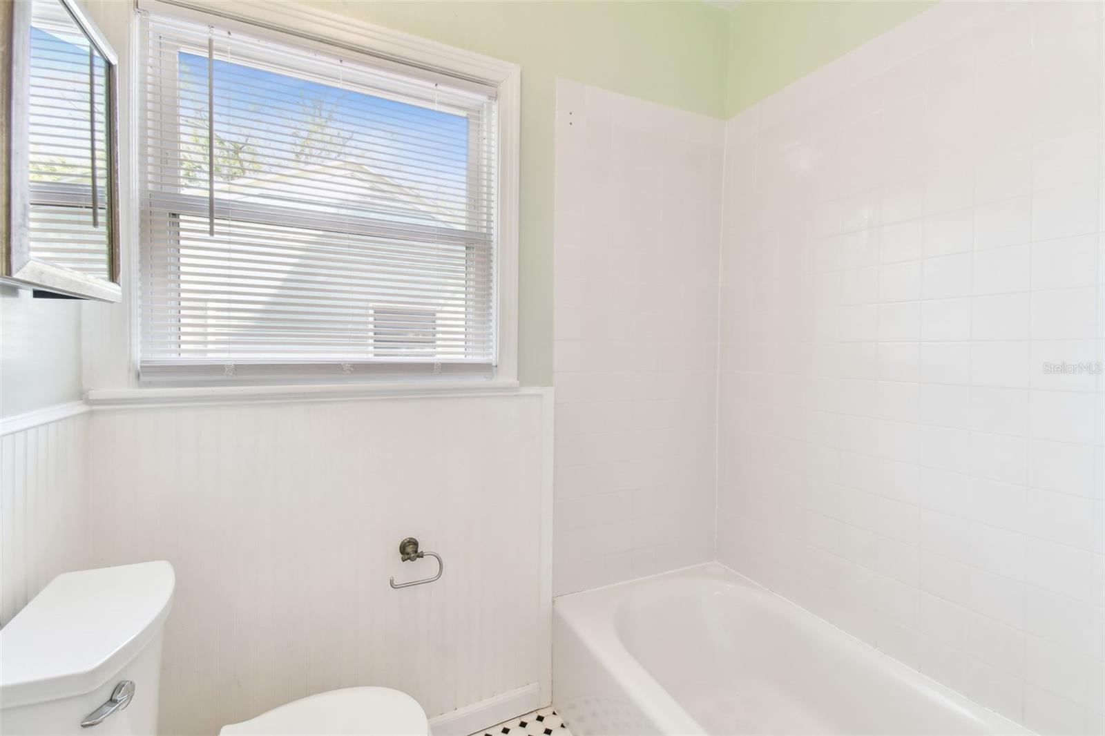 223 33RD AVE N, ST PETERSBURG, FL, 33704