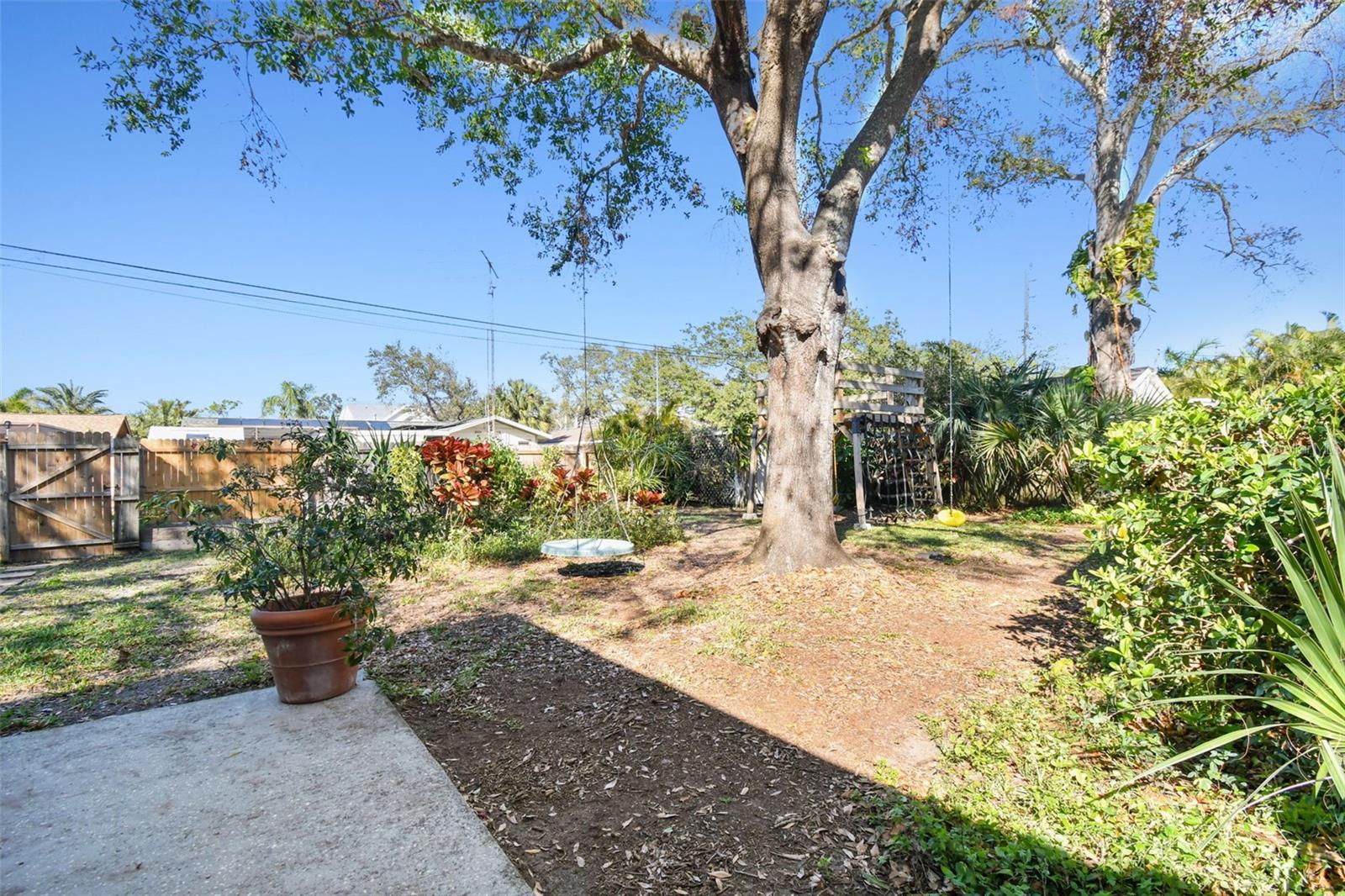 223 33RD AVE N, ST PETERSBURG, FL, 33704