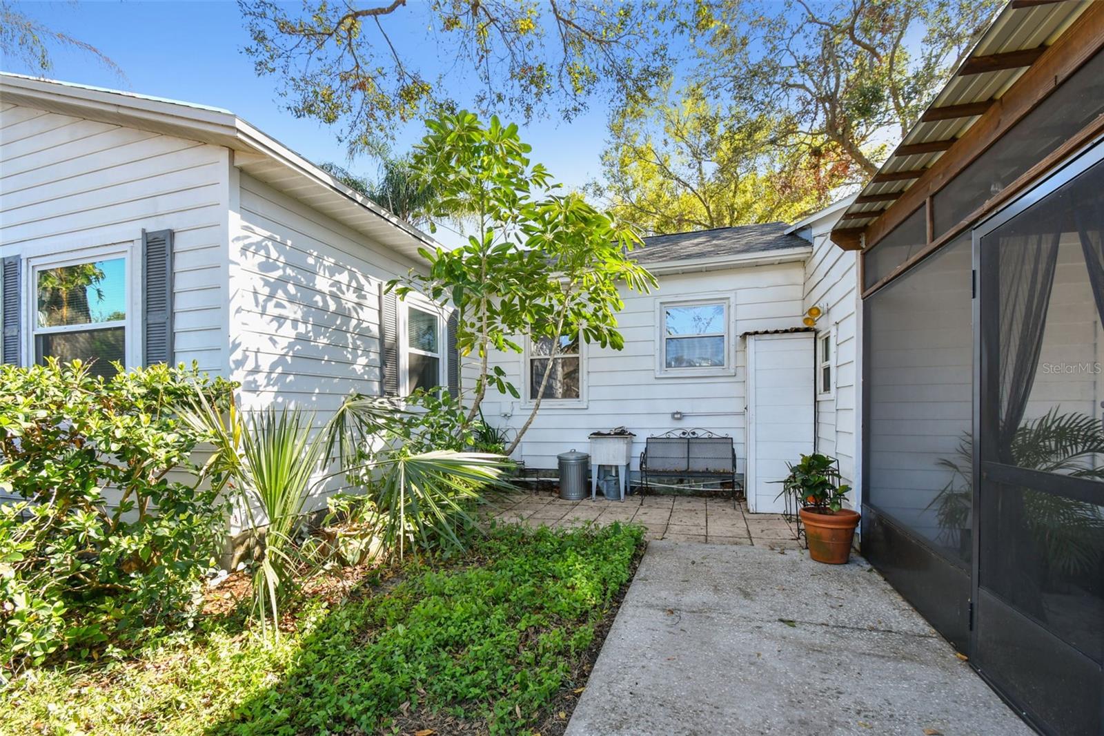 223 33RD AVE N, ST PETERSBURG, FL, 33704