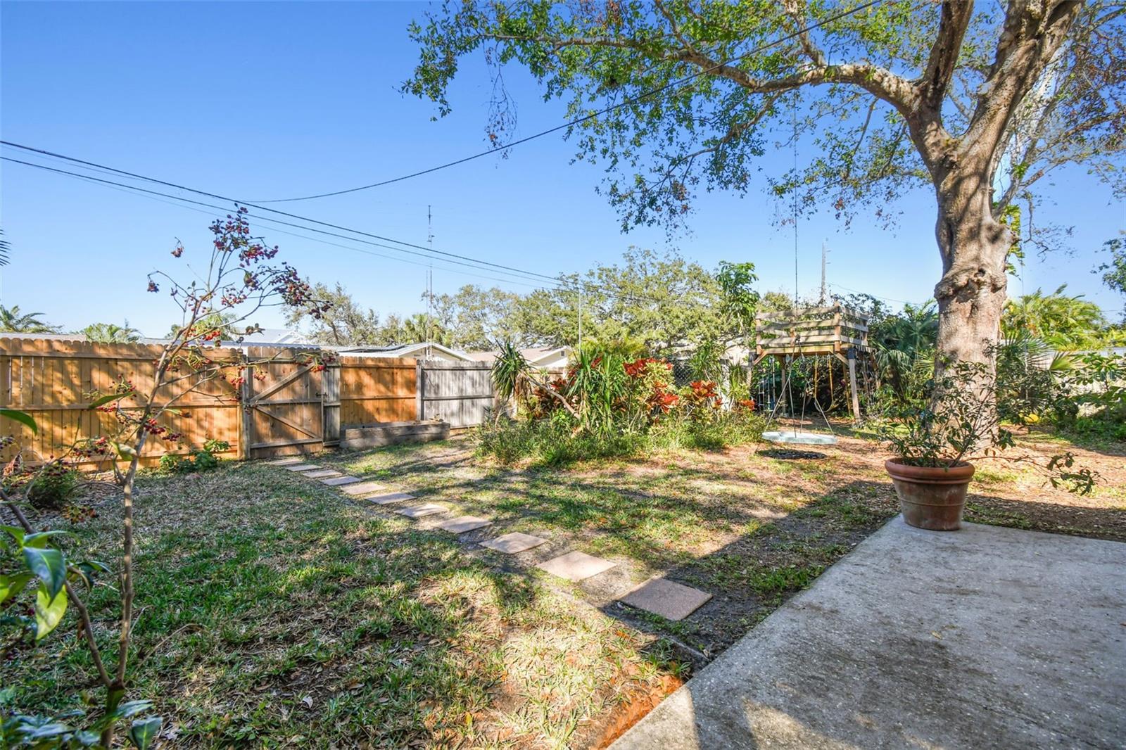 223 33RD AVE N, ST PETERSBURG, FL, 33704