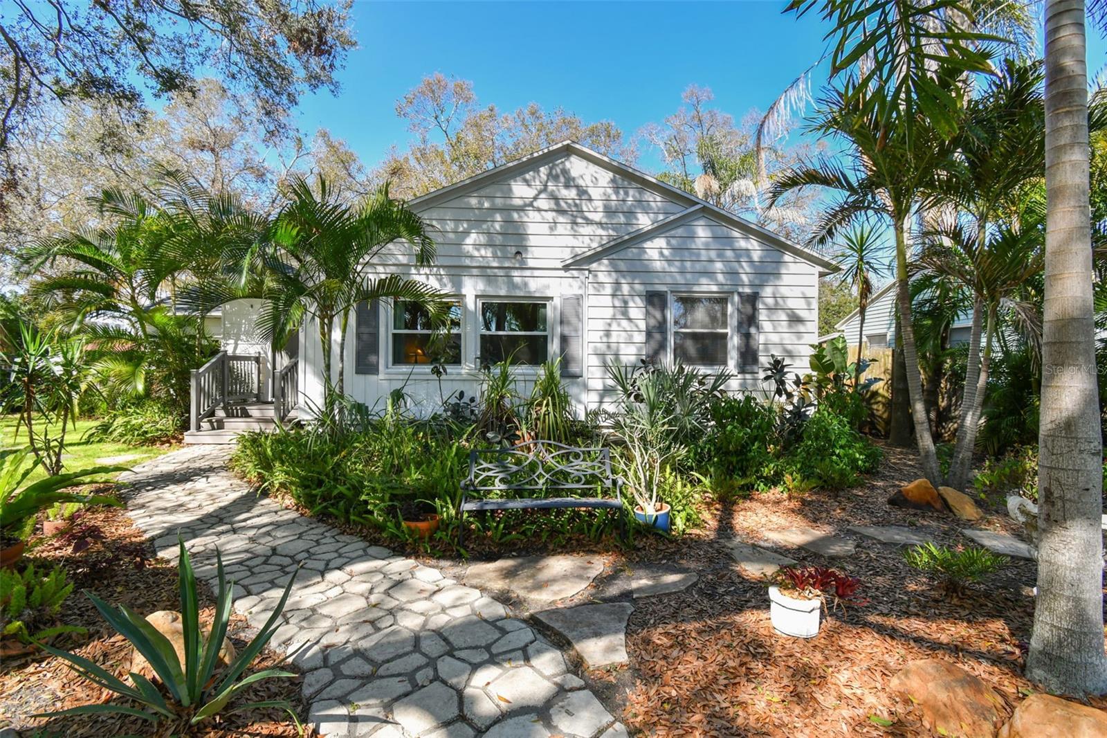 223 33RD AVE N, ST PETERSBURG, FL, 33704