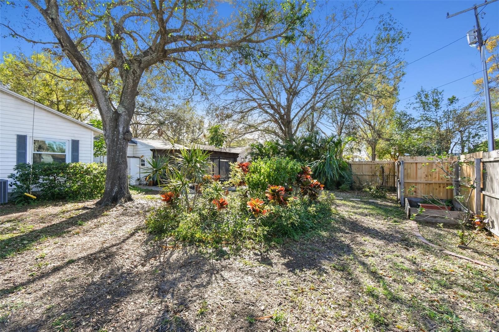 223 33RD AVE N, ST PETERSBURG, FL, 33704