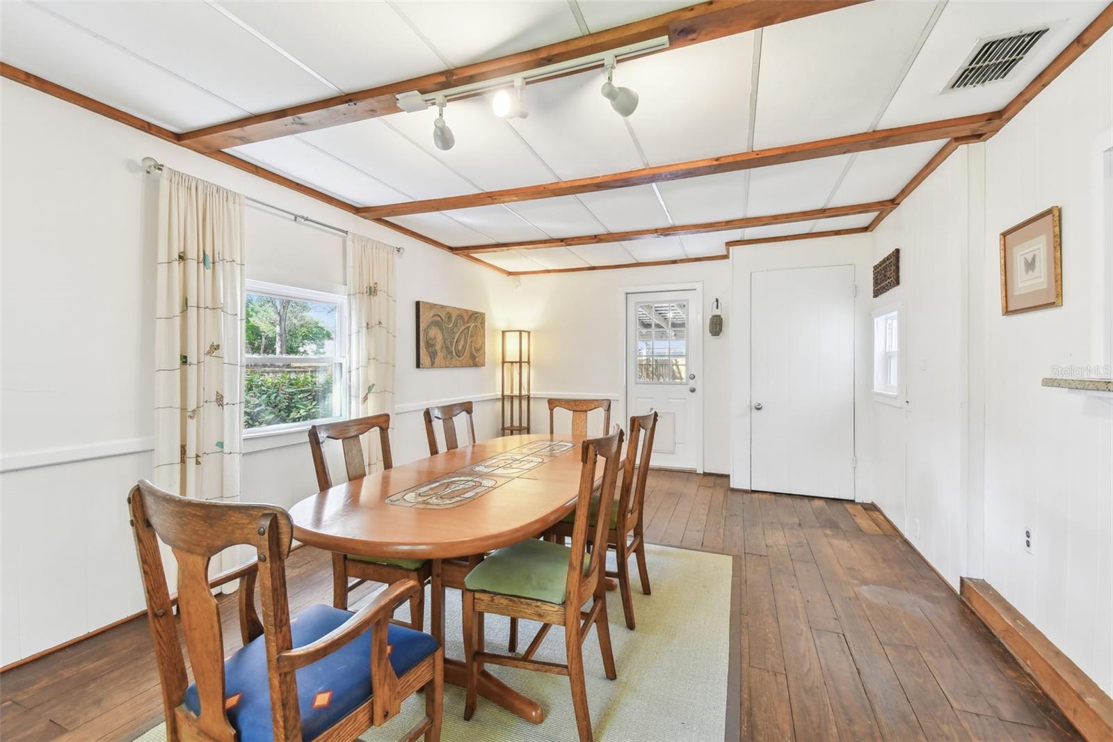 223 33RD AVE N, ST PETERSBURG, FL, 33704