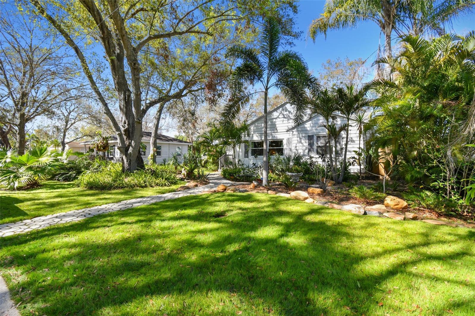 223 33RD AVE N, ST PETERSBURG, FL, 33704