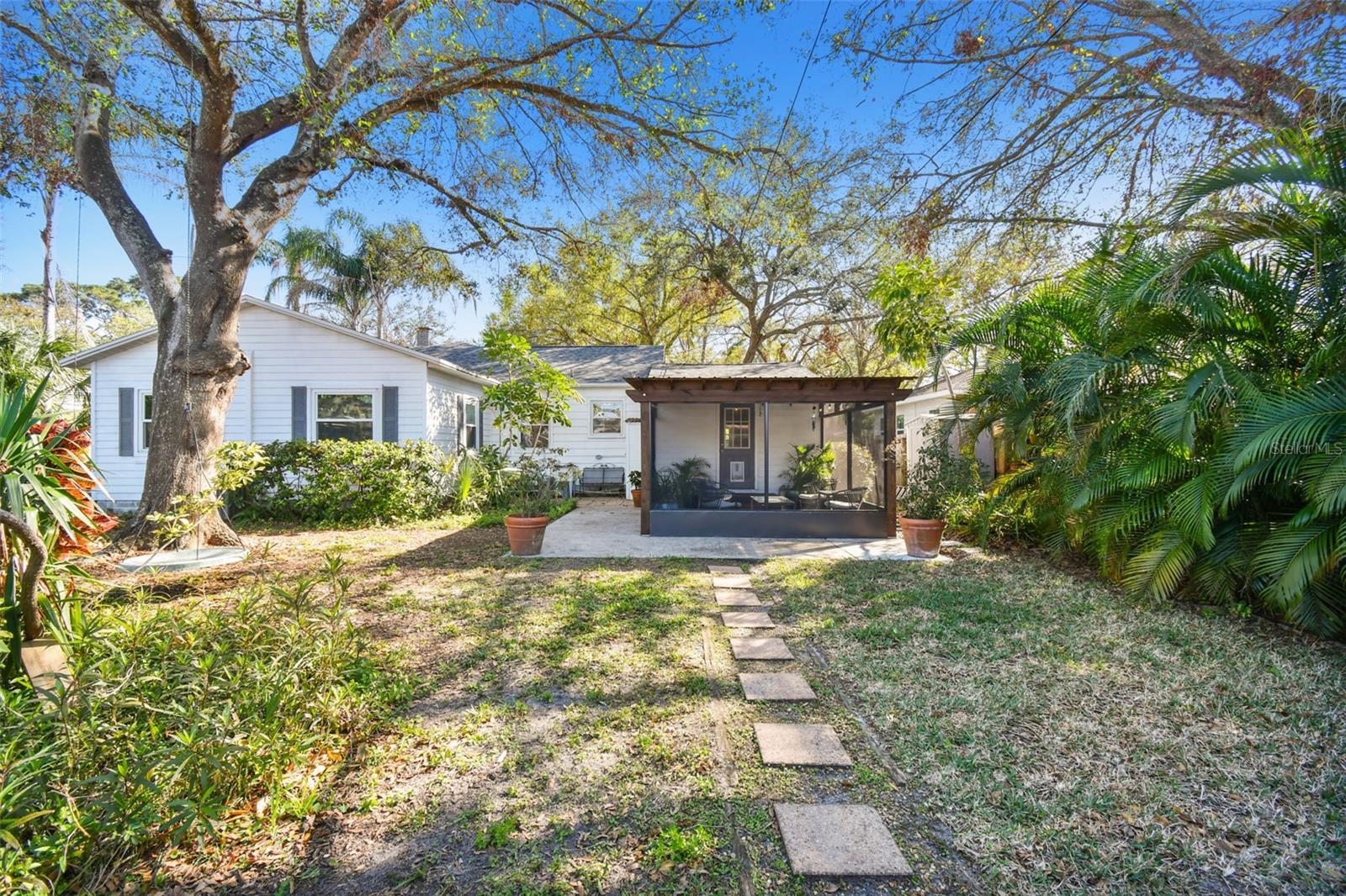 223 33RD AVE N, ST PETERSBURG, FL, 33704