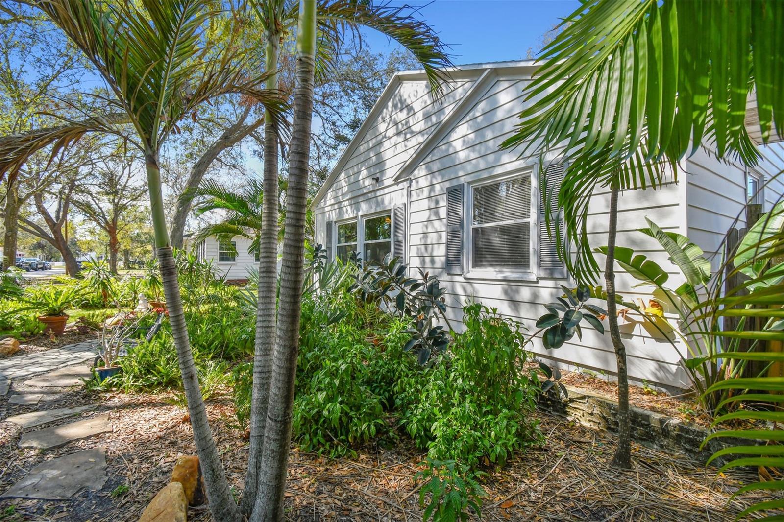 223 33RD AVE N, ST PETERSBURG, FL, 33704