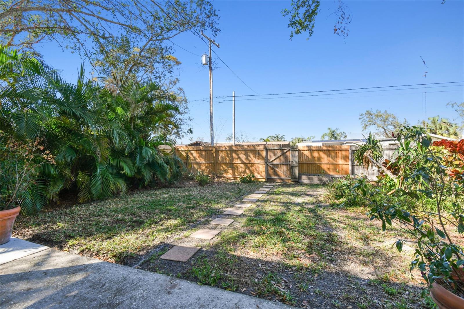 223 33RD AVE N, ST PETERSBURG, FL, 33704