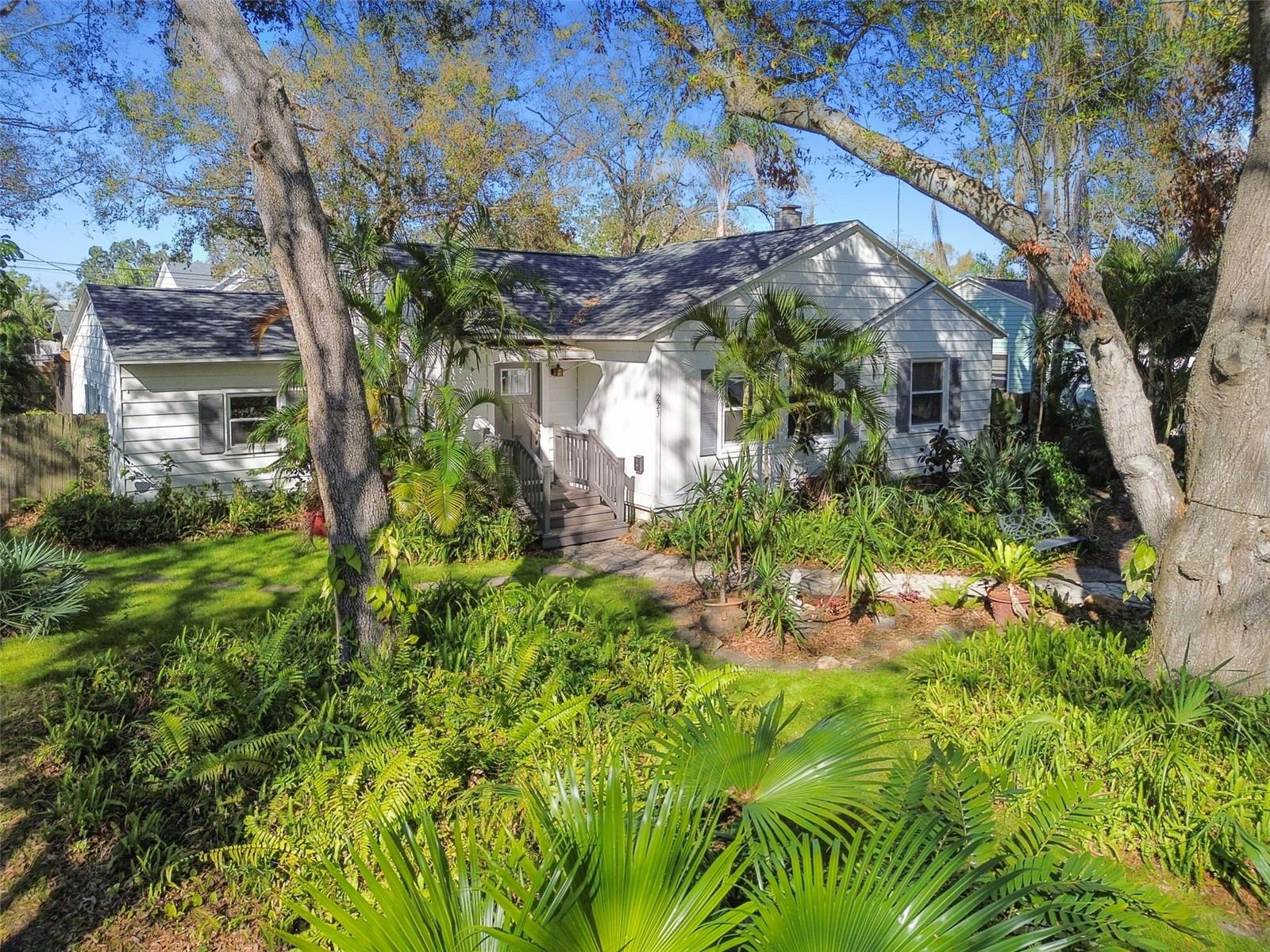 223 33RD AVE N, ST PETERSBURG, FL, 33704