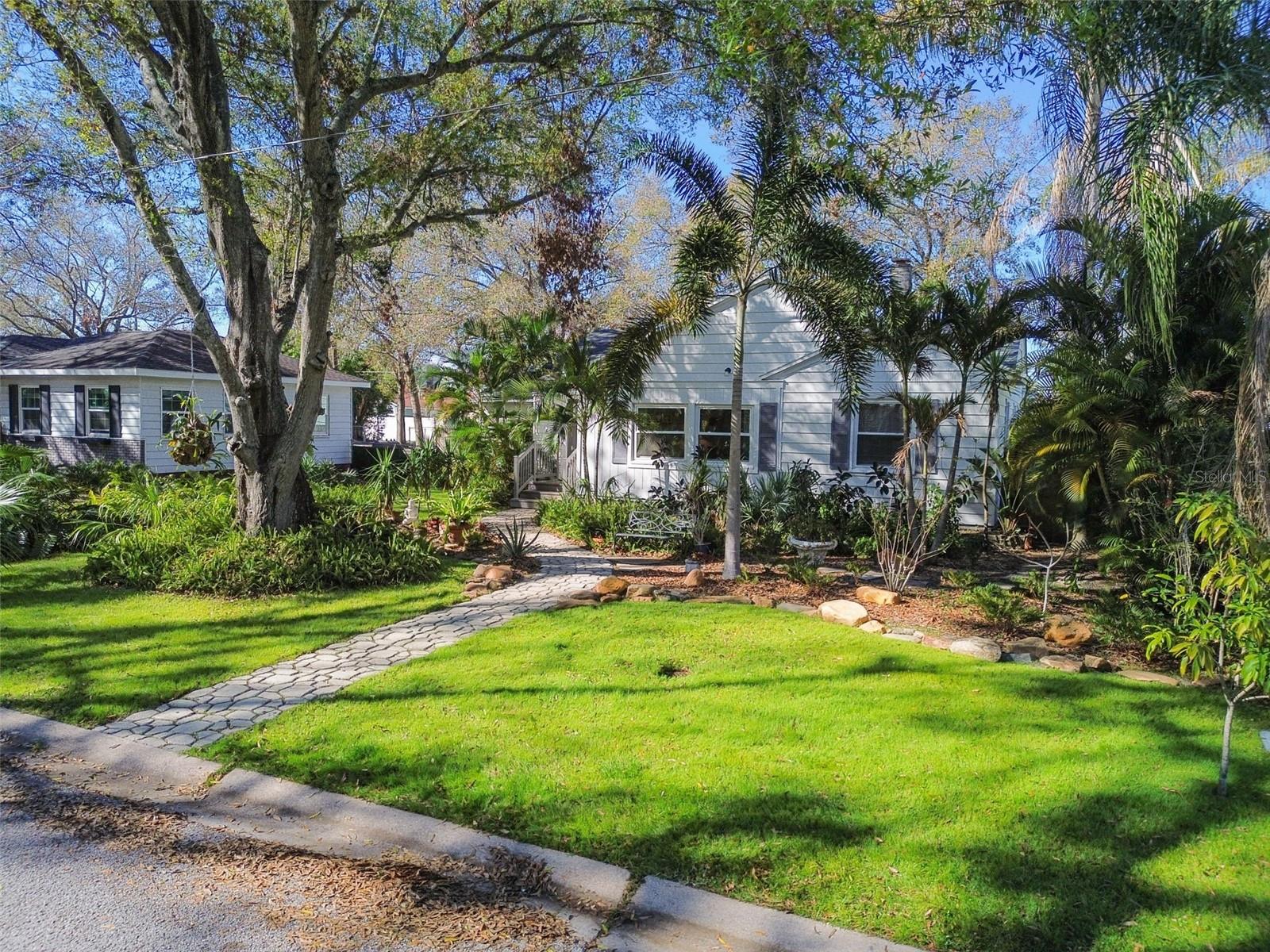 223 33RD AVE N, ST PETERSBURG, FL, 33704