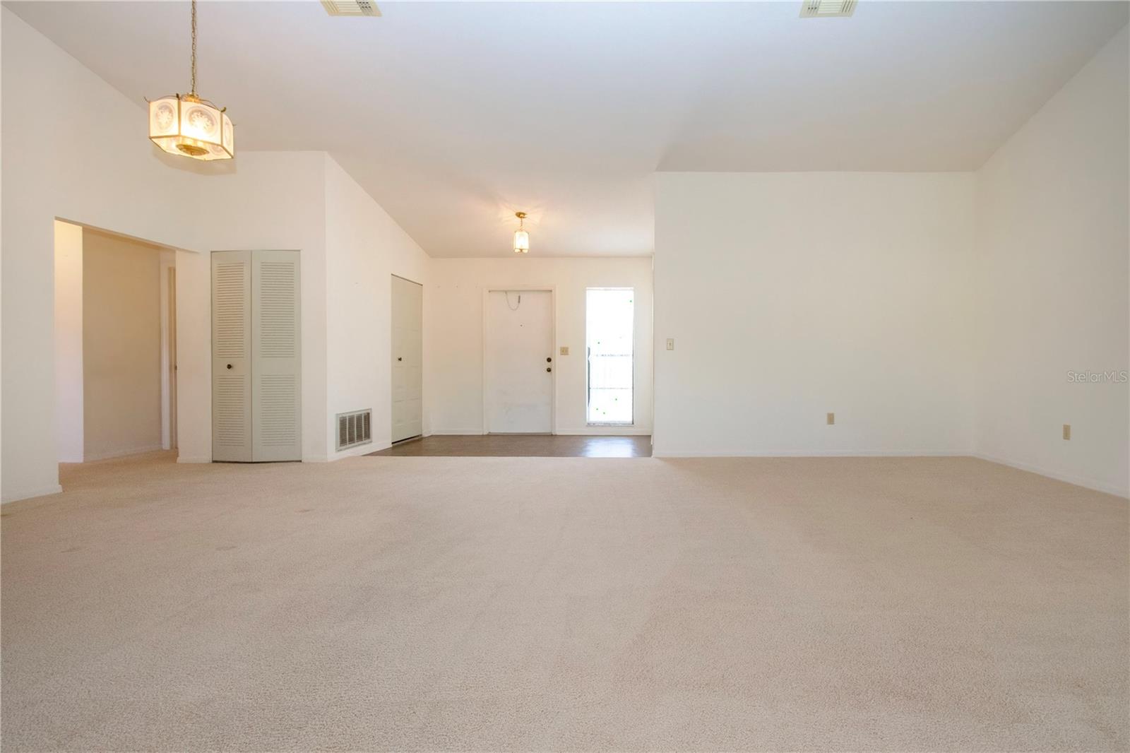 1742 W DEL WEBB BLVD, SUN CITY CENTER, FL, 33573