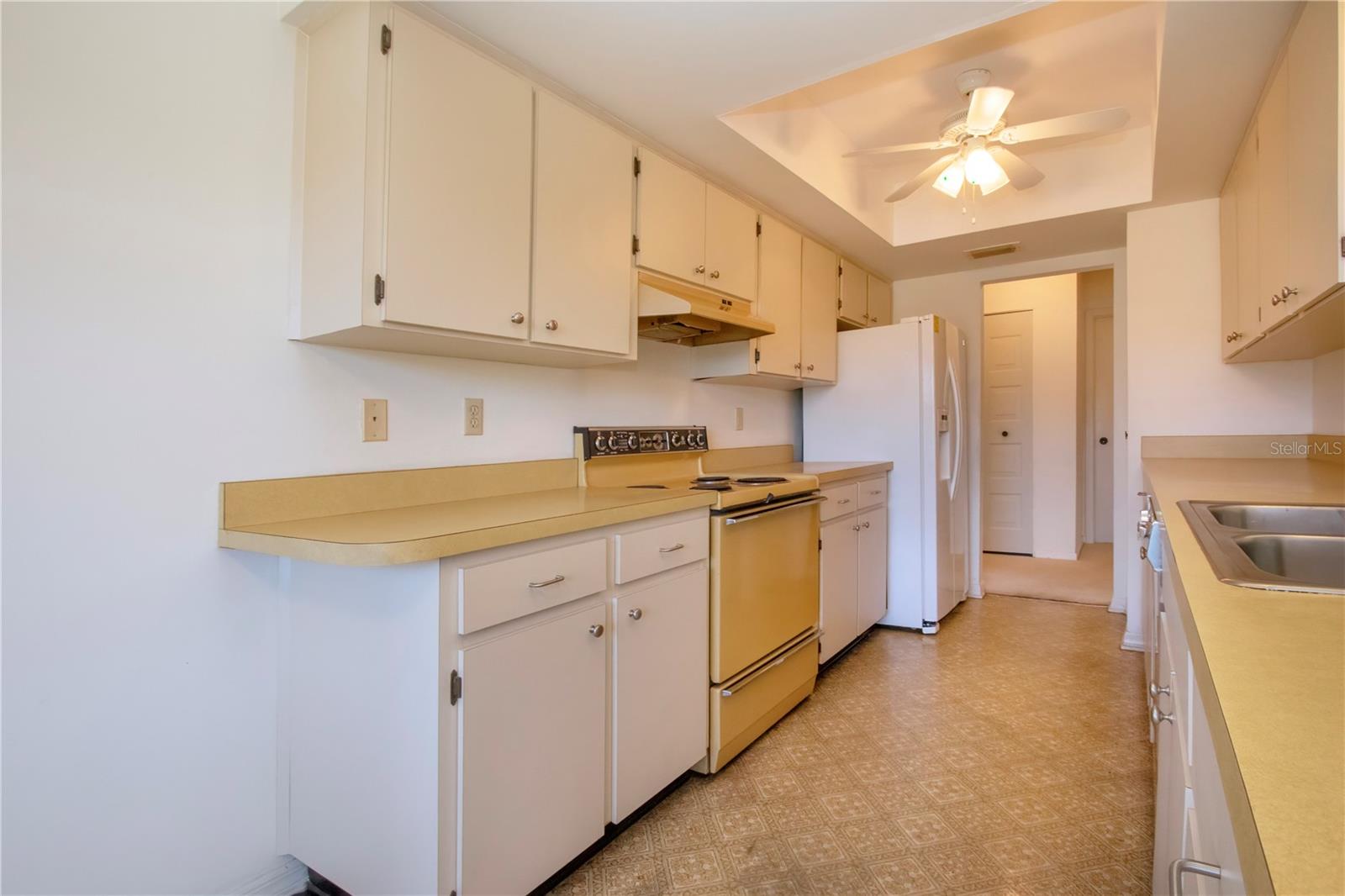 1742 W DEL WEBB BLVD, SUN CITY CENTER, FL, 33573