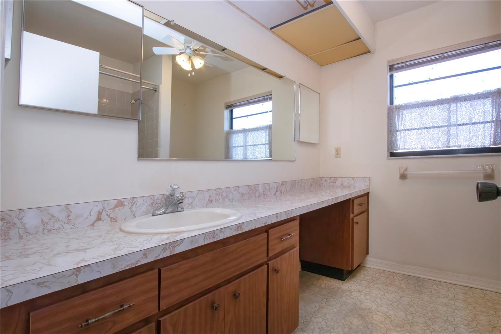 1742 W DEL WEBB BLVD, SUN CITY CENTER, FL, 33573