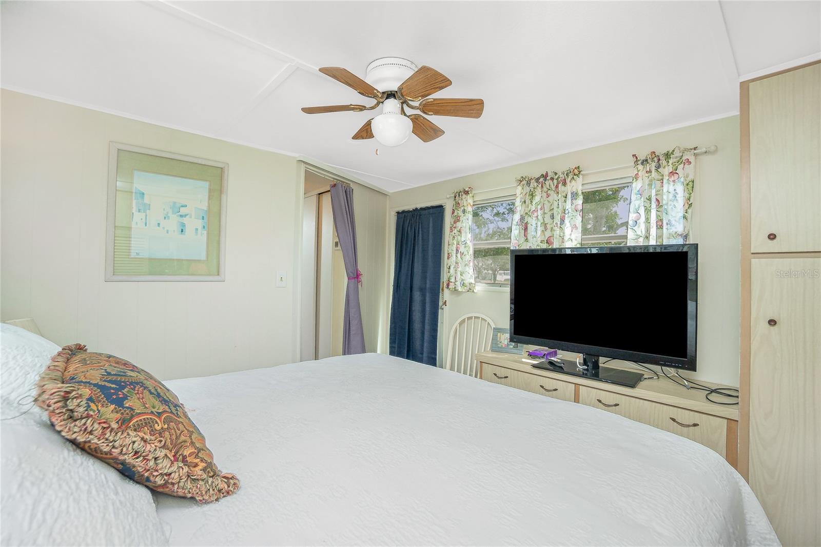 3210 HOLLY AVE, ENGLEWOOD, FL, 34224