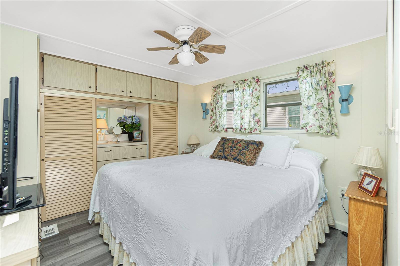 3210 HOLLY AVE, ENGLEWOOD, FL, 34224