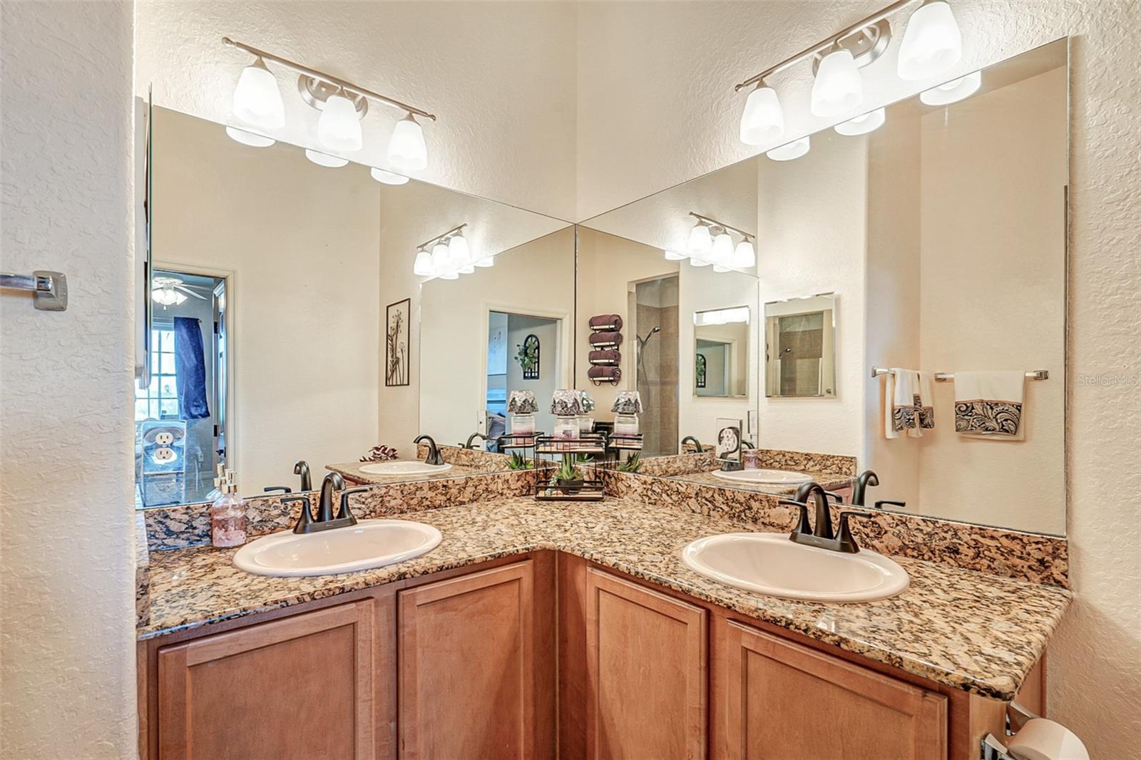 1037 GREEN GATE BLVD, GROVELAND, FL, 34736