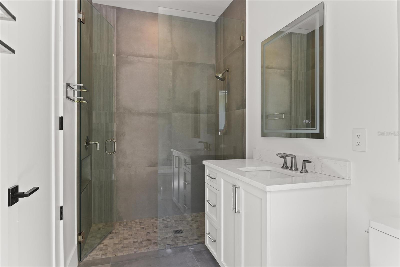 O6282425 Property Photo