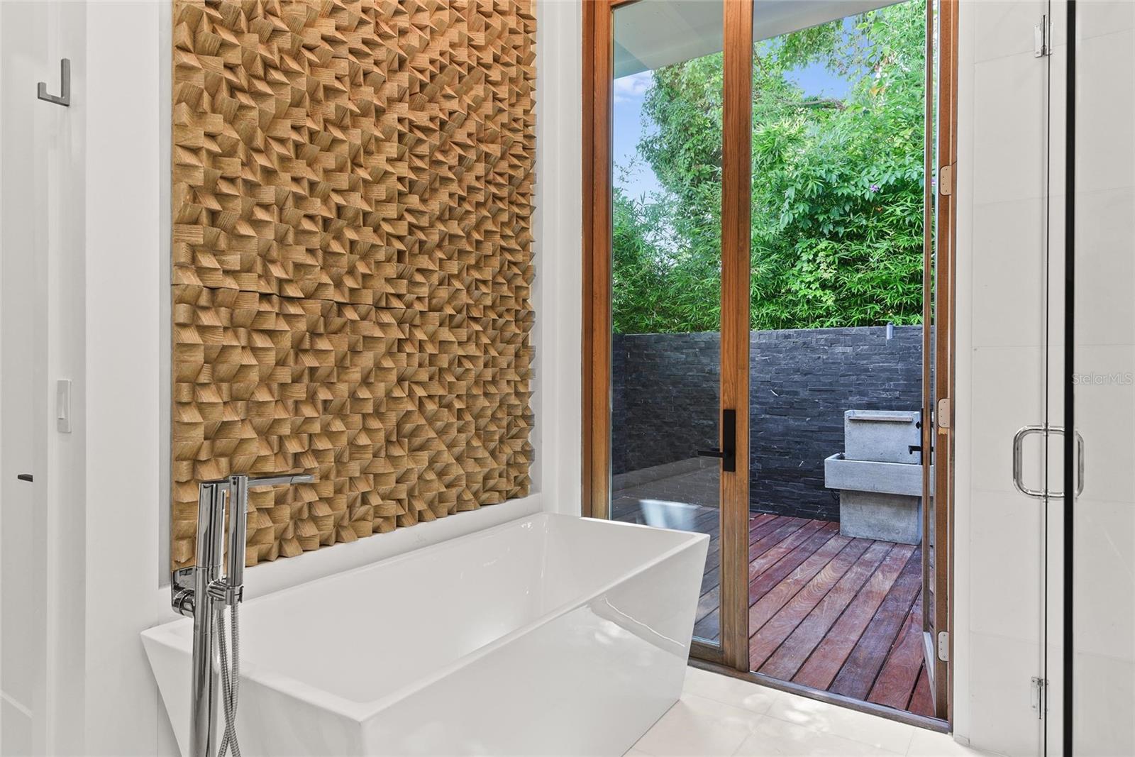 O6282425 Property Photo