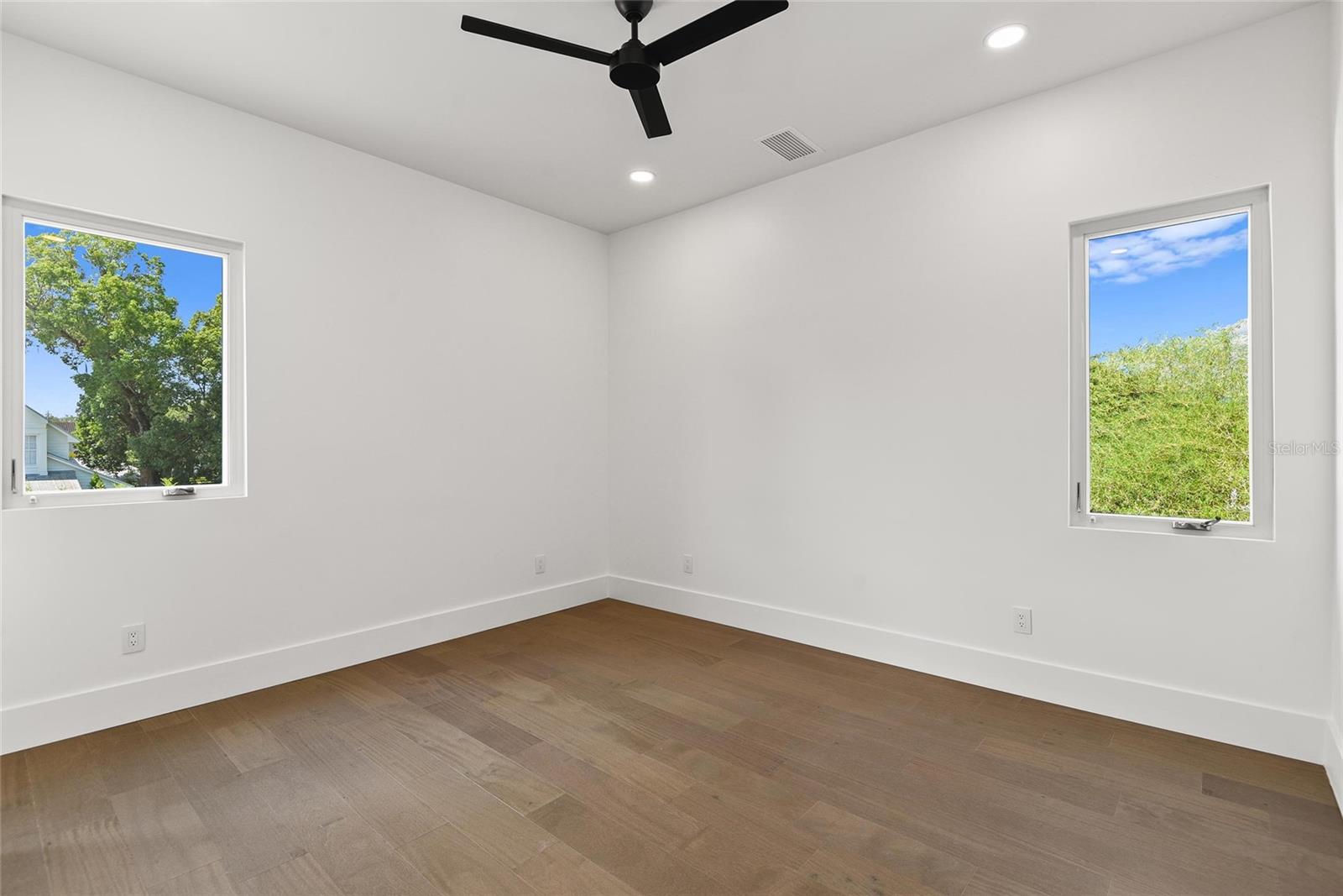 O6282425 Property Photo