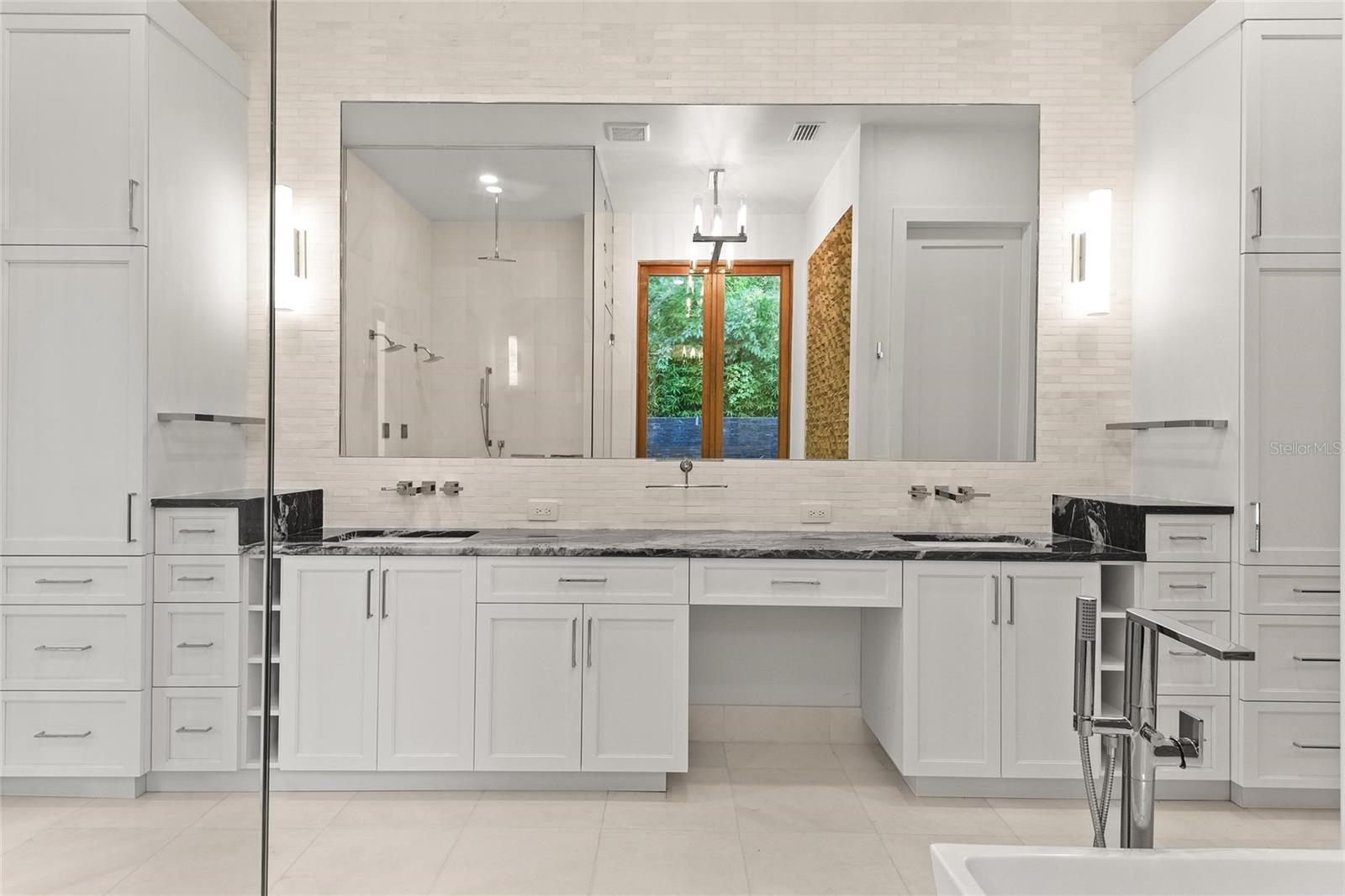 O6282425 Property Photo