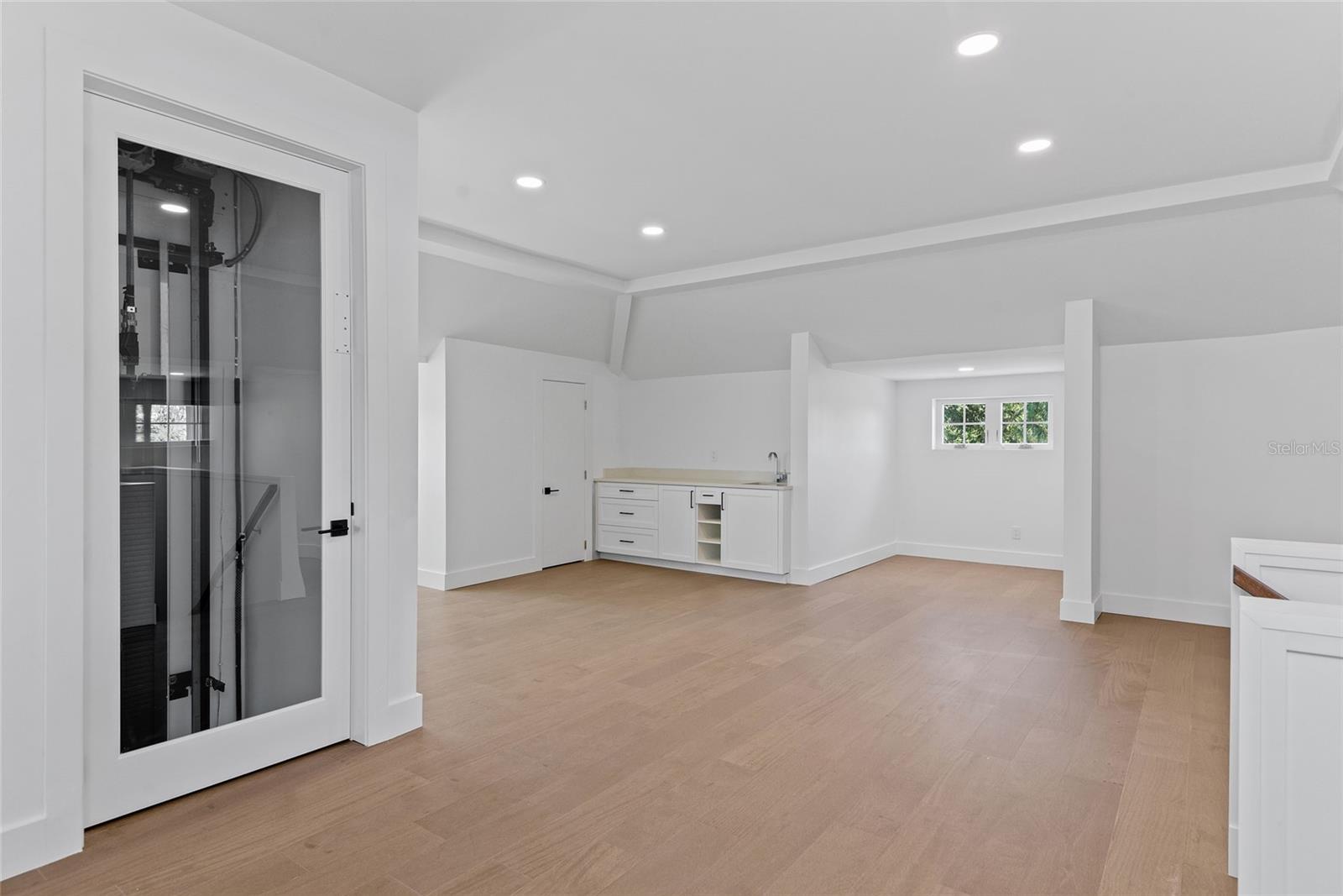 O6282425 Property Photo