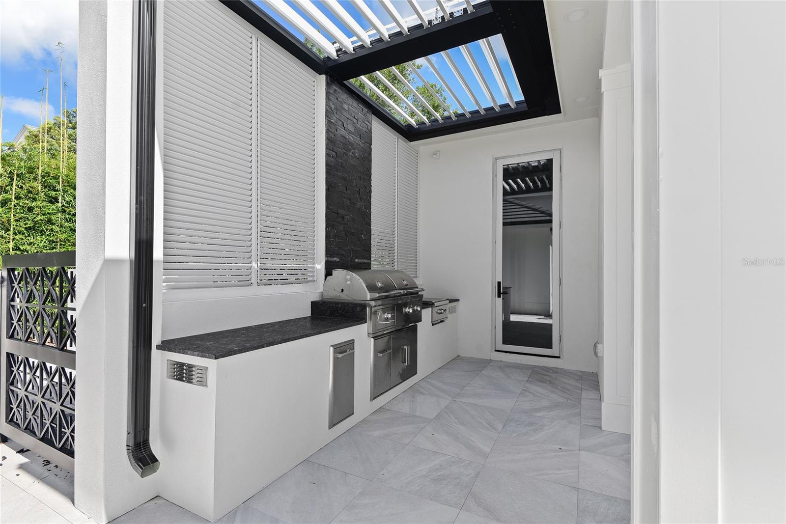 O6282425 Property Photo