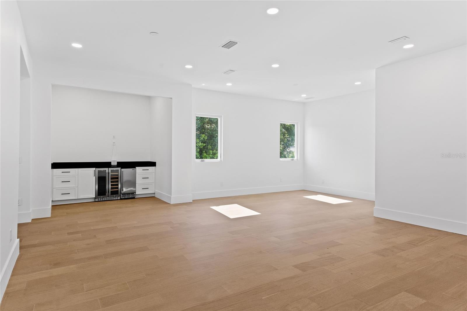 O6282425 Property Photo