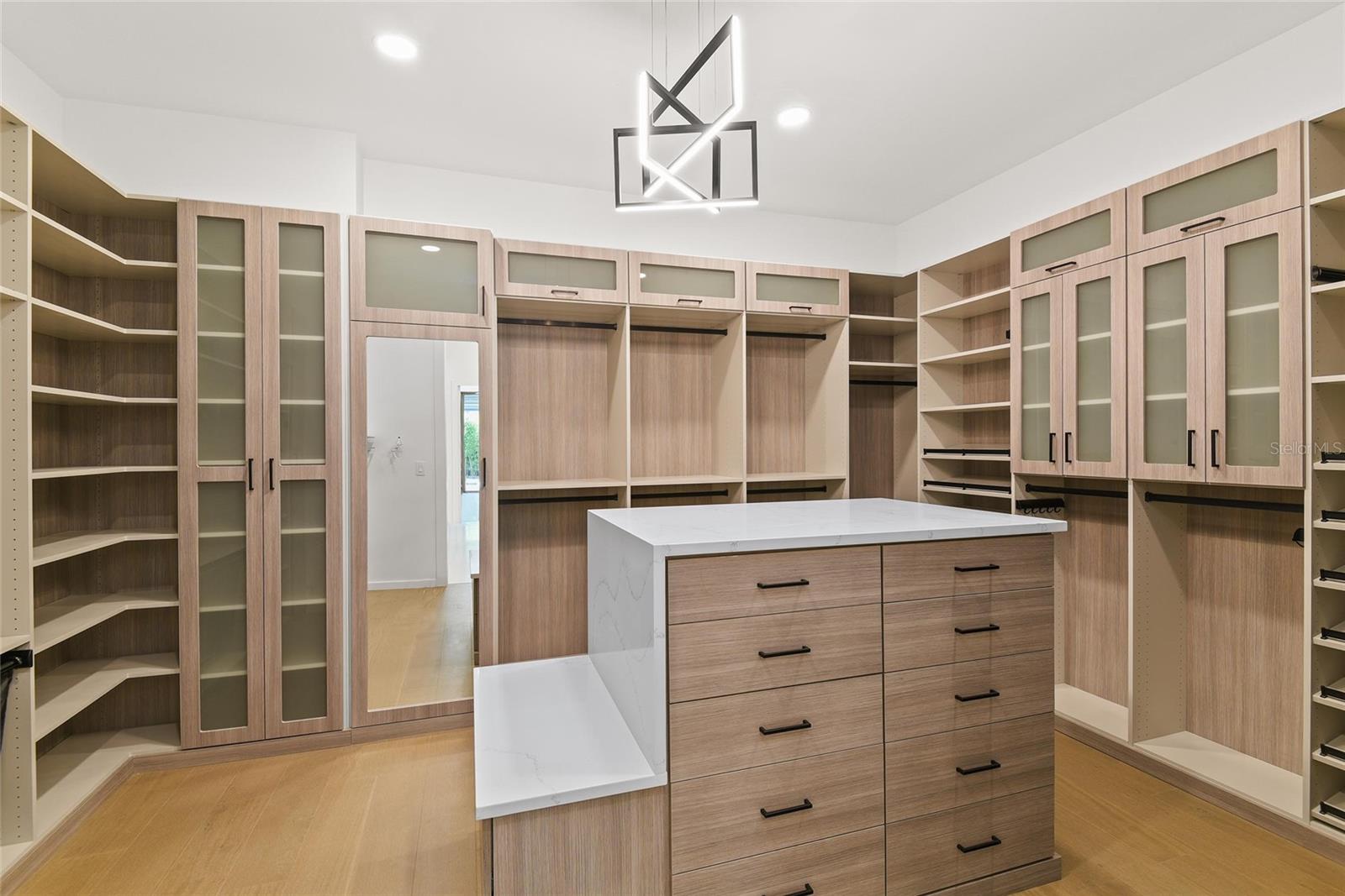 O6282425 Property Photo