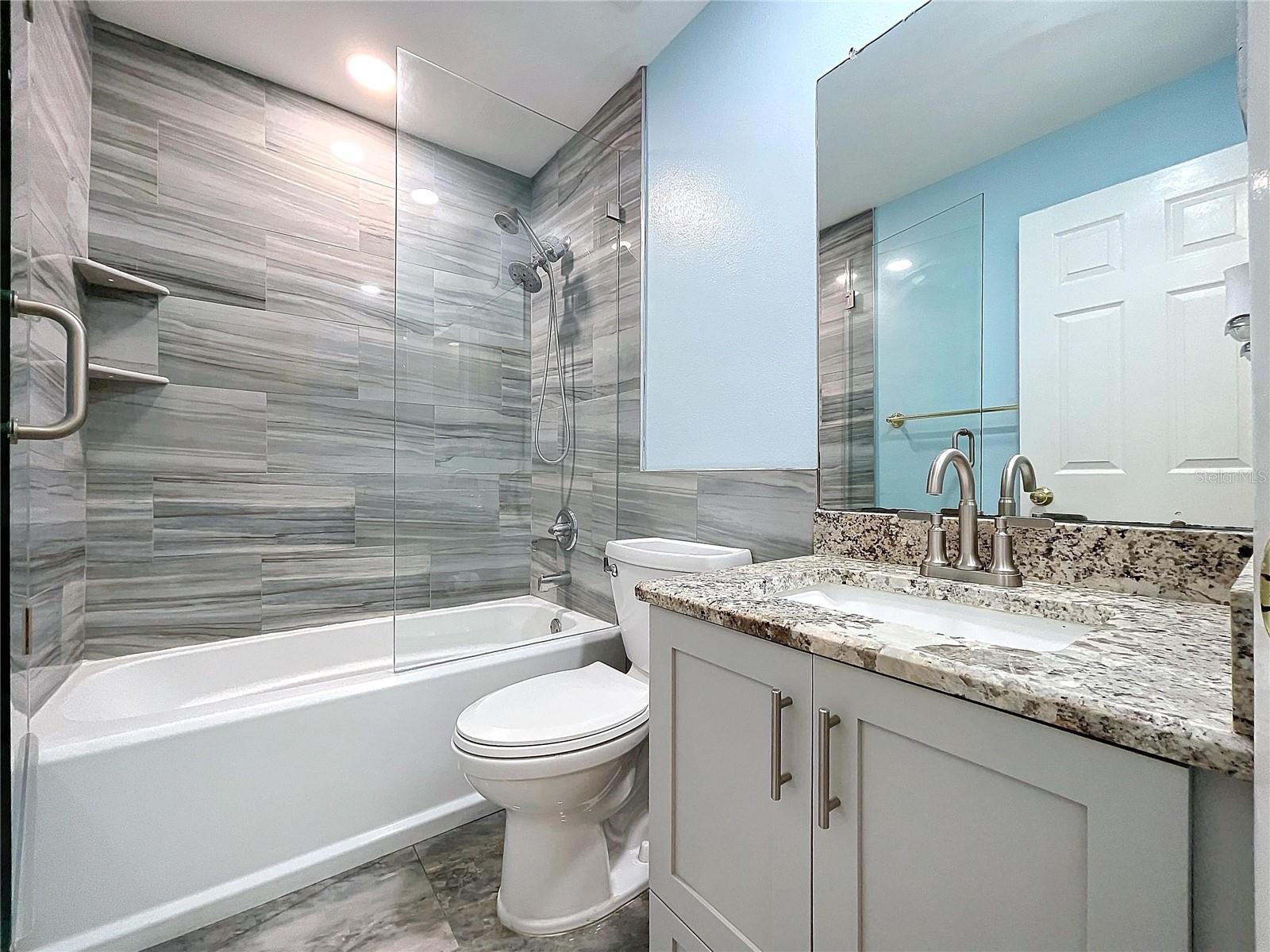 11116 BLOOMINGTON DR, TAMPA, FL, 33635