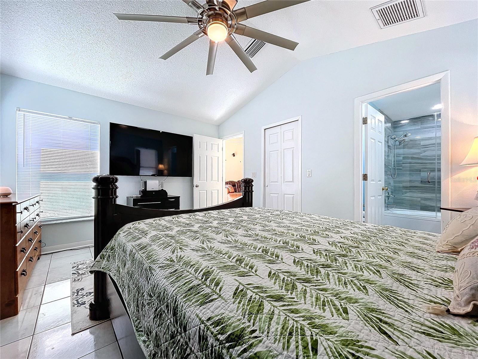 11116 BLOOMINGTON DR, TAMPA, FL, 33635