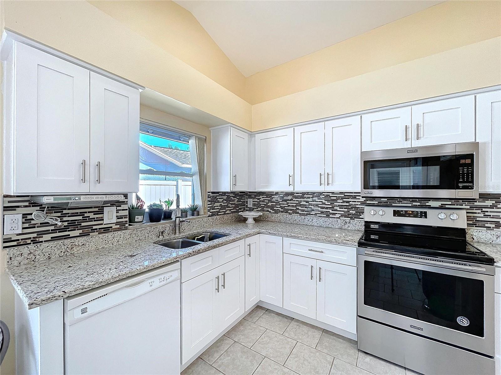 11116 BLOOMINGTON DR, TAMPA, FL, 33635