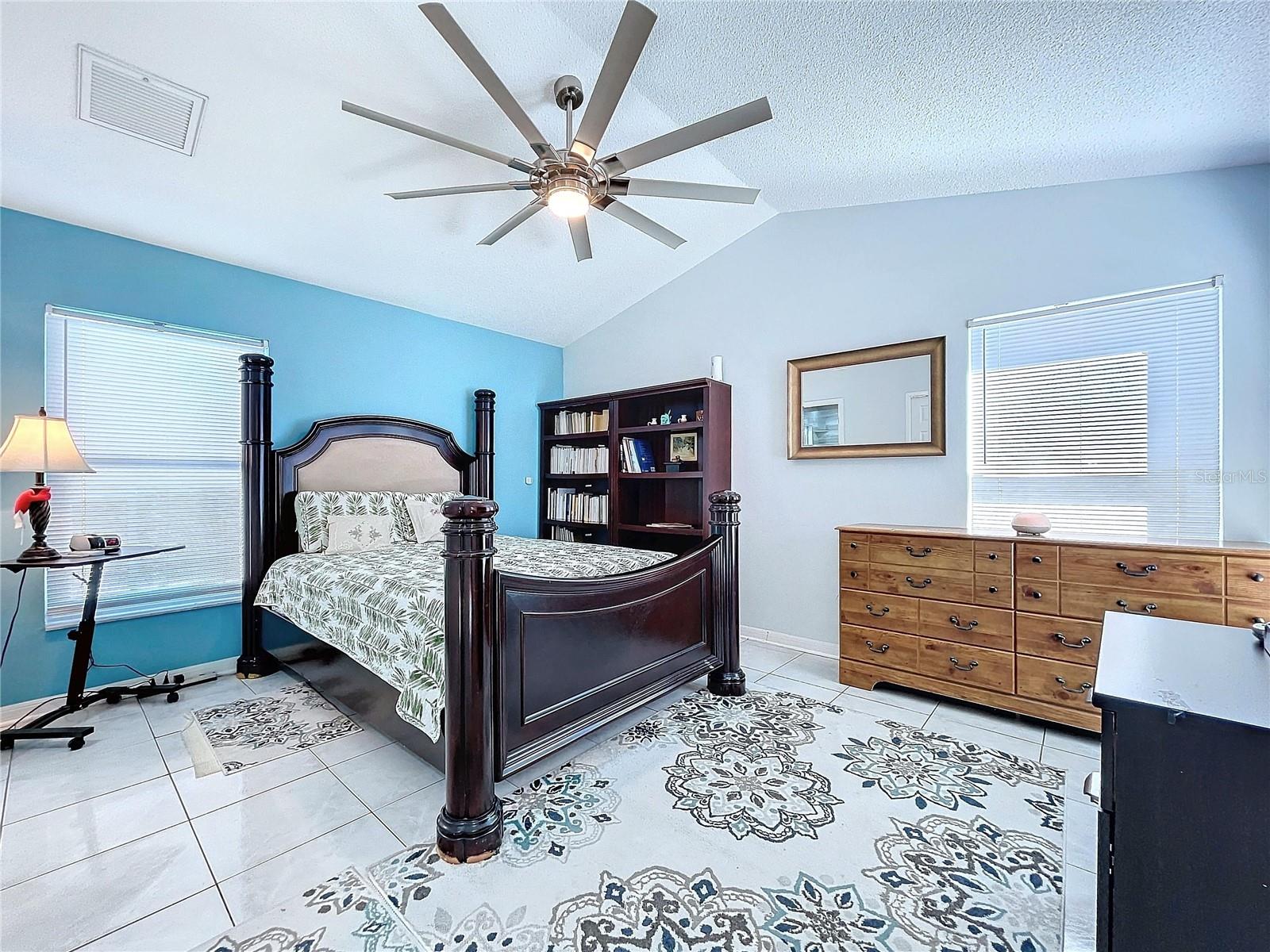 11116 BLOOMINGTON DR, TAMPA, FL, 33635