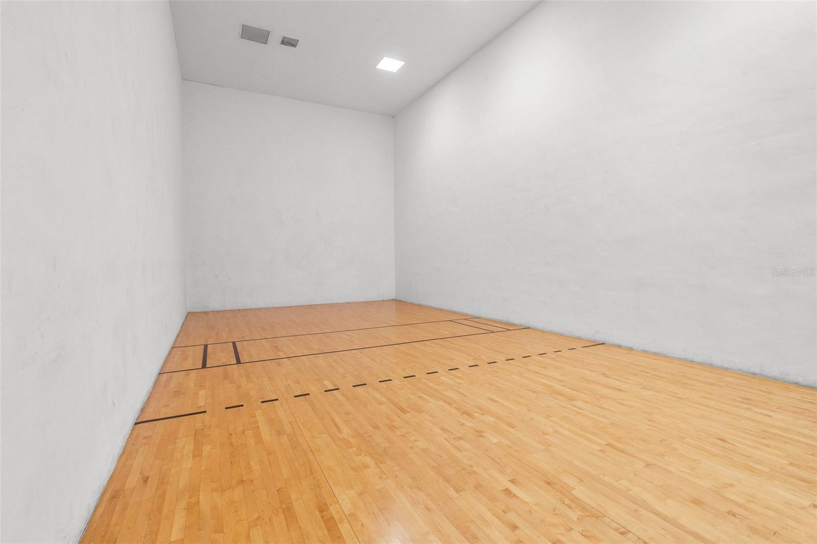 10115 COURTNEY PALMS BLVD #202, TAMPA, FL, 33619