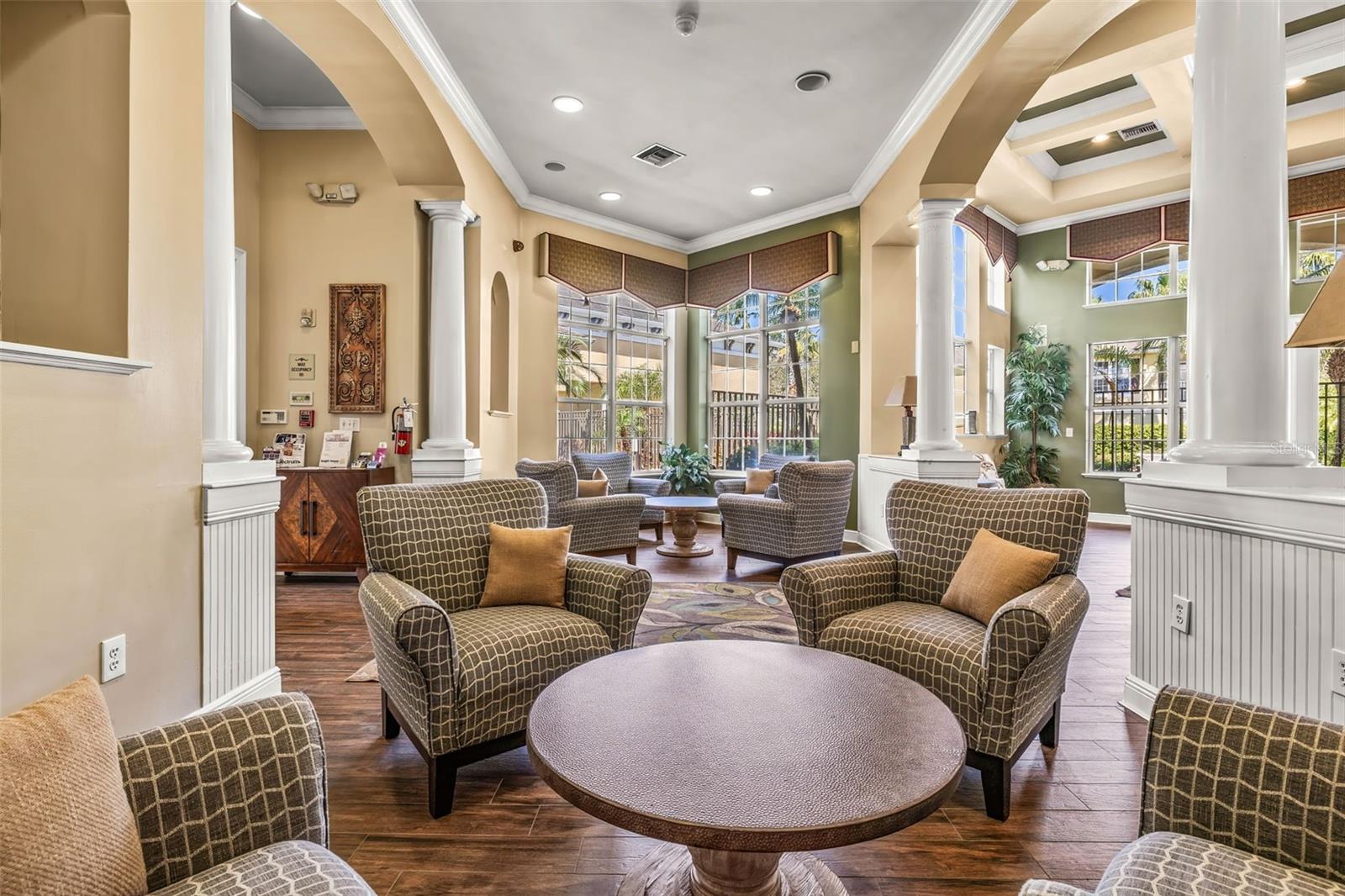10115 COURTNEY PALMS BLVD #202, TAMPA, FL, 33619