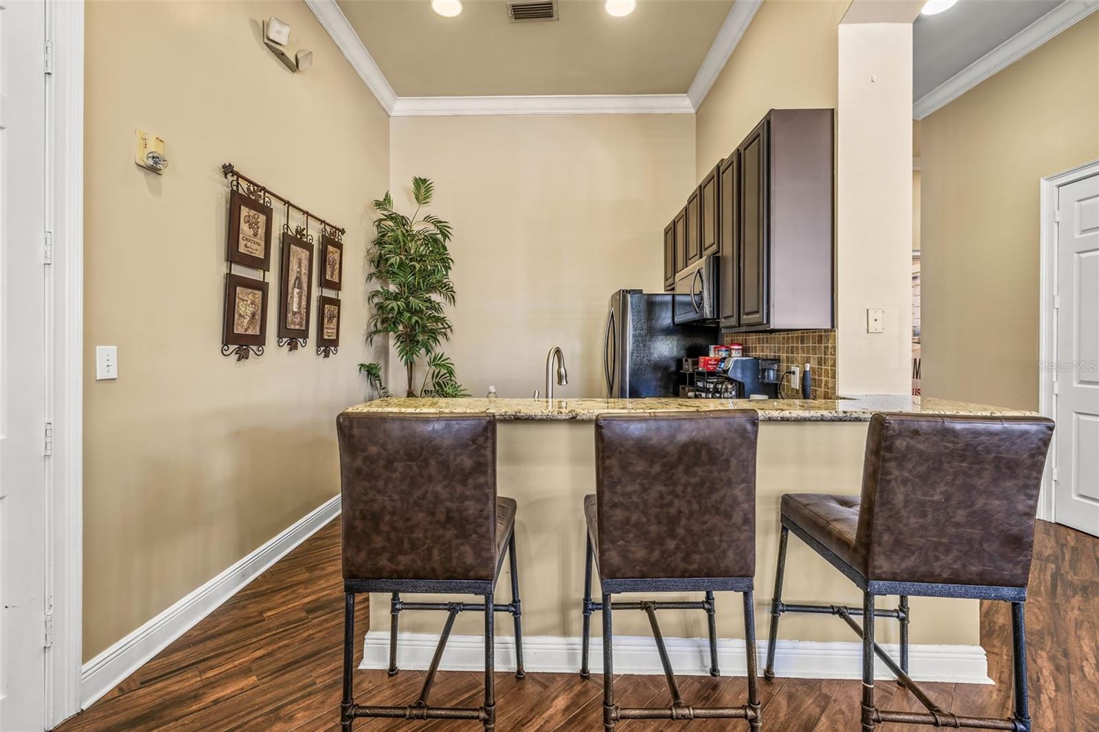 10115 COURTNEY PALMS BLVD #202, TAMPA, FL, 33619