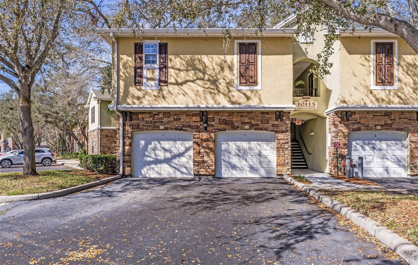 10115 COURTNEY PALMS BLVD #202, TAMPA, FL, 33619