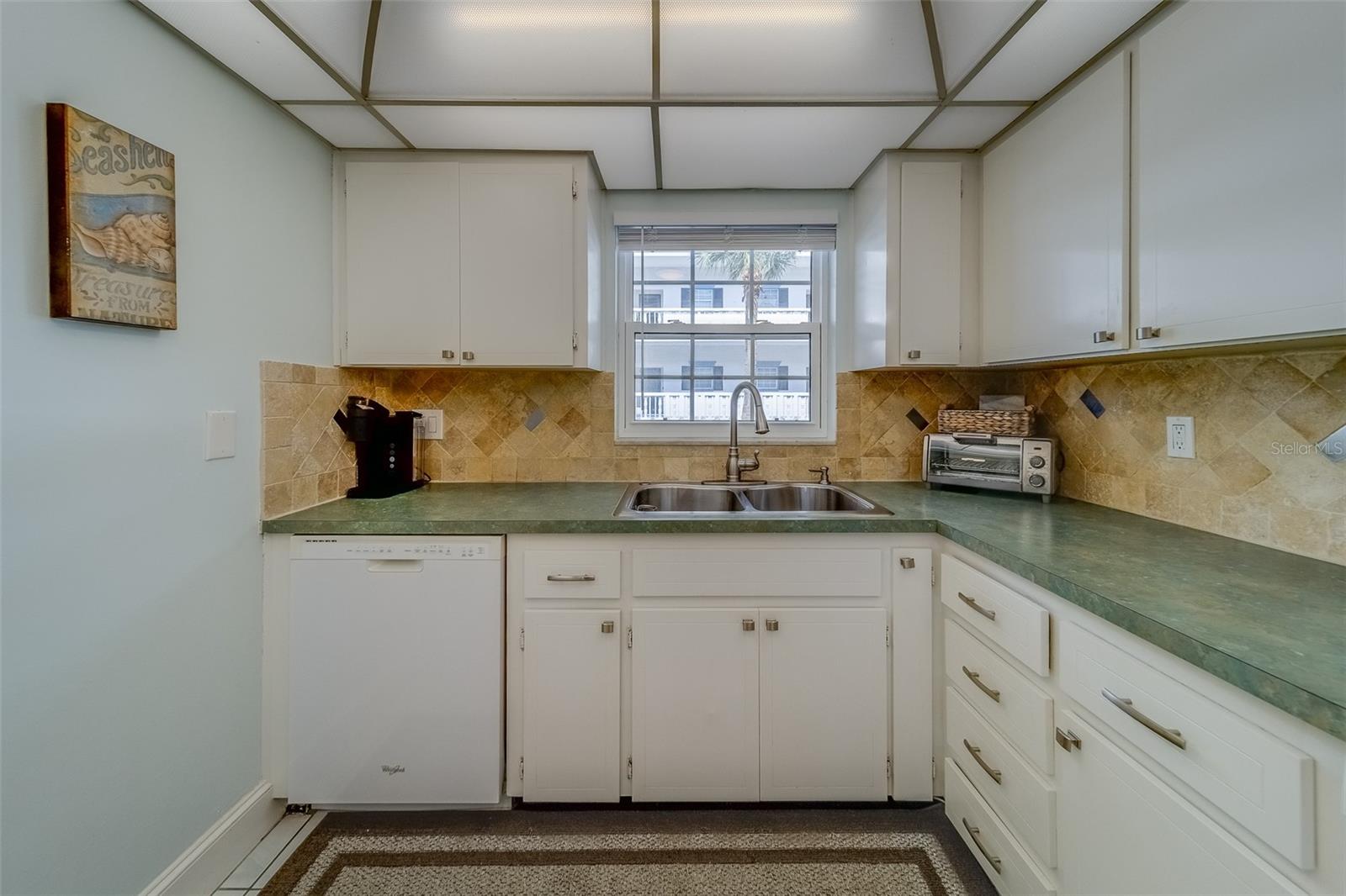 131 BLUFF VIEW DR #208, BELLEAIR BLUFFS, FL, 33770