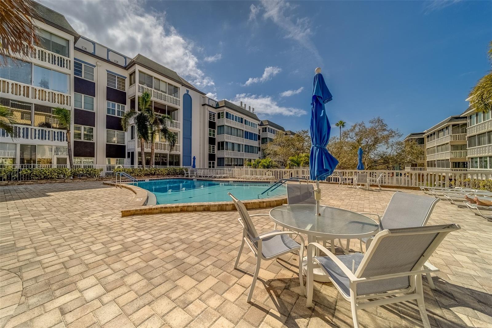 131 BLUFF VIEW DR #208, BELLEAIR BLUFFS, FL, 33770