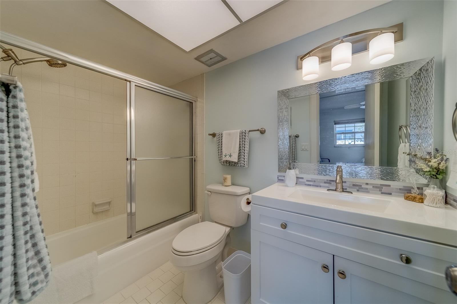 131 BLUFF VIEW DR #208, BELLEAIR BLUFFS, FL, 33770