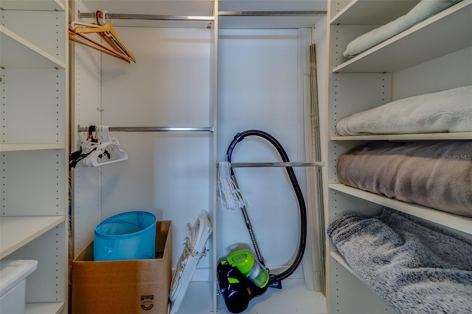 131 BLUFF VIEW DR #208, BELLEAIR BLUFFS, FL, 33770