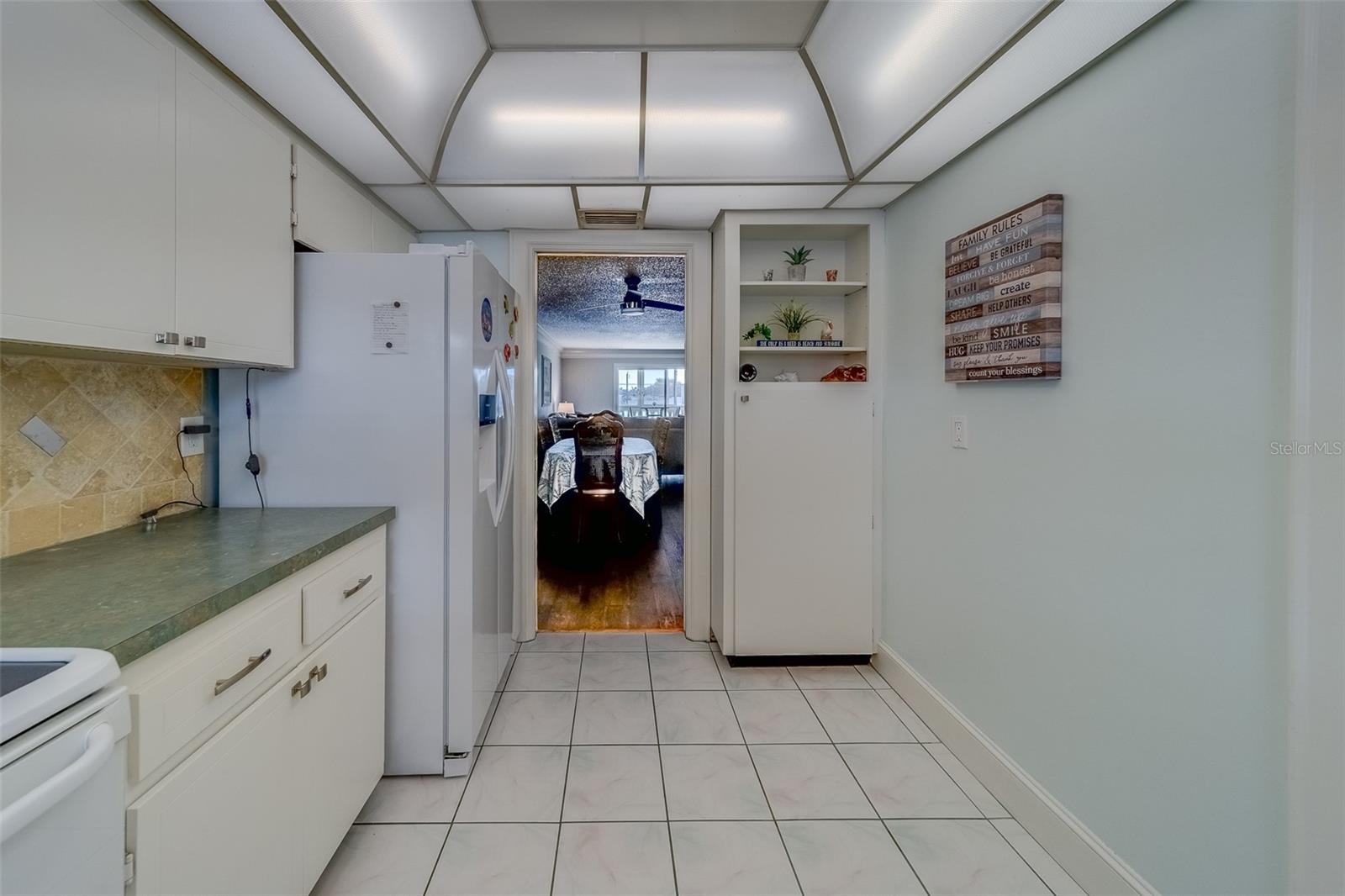 131 BLUFF VIEW DR #208, BELLEAIR BLUFFS, FL, 33770