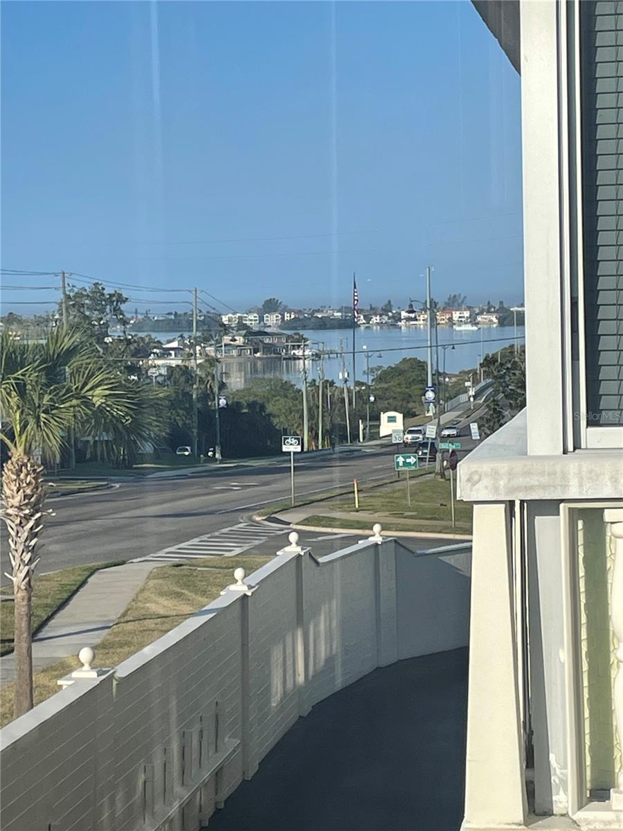 131 BLUFF VIEW DR #208, BELLEAIR BLUFFS, FL, 33770