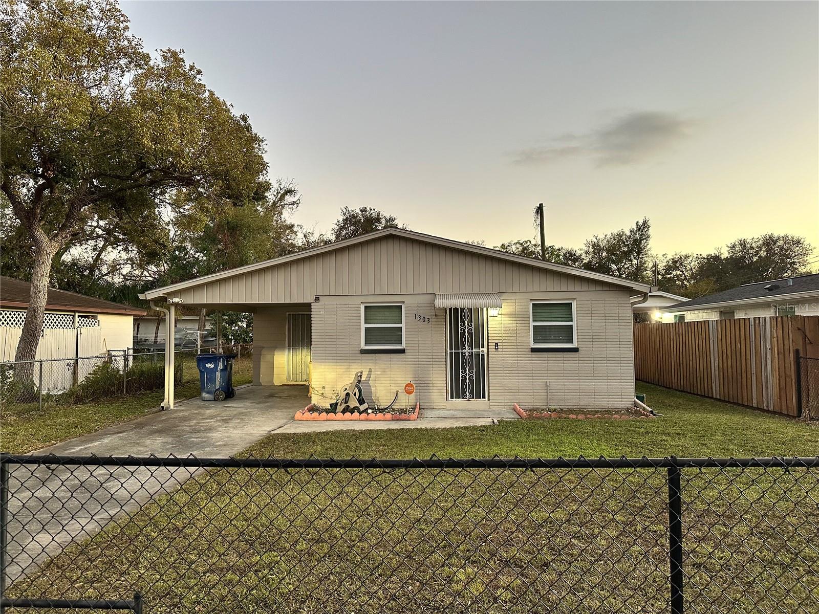 1303 E LAKE AVE, TAMPA, FL, 33605