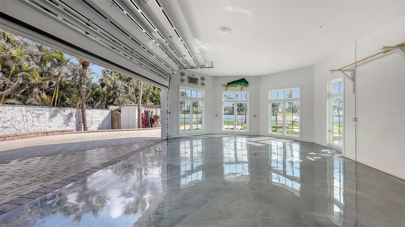 TB8352474 Property Photo